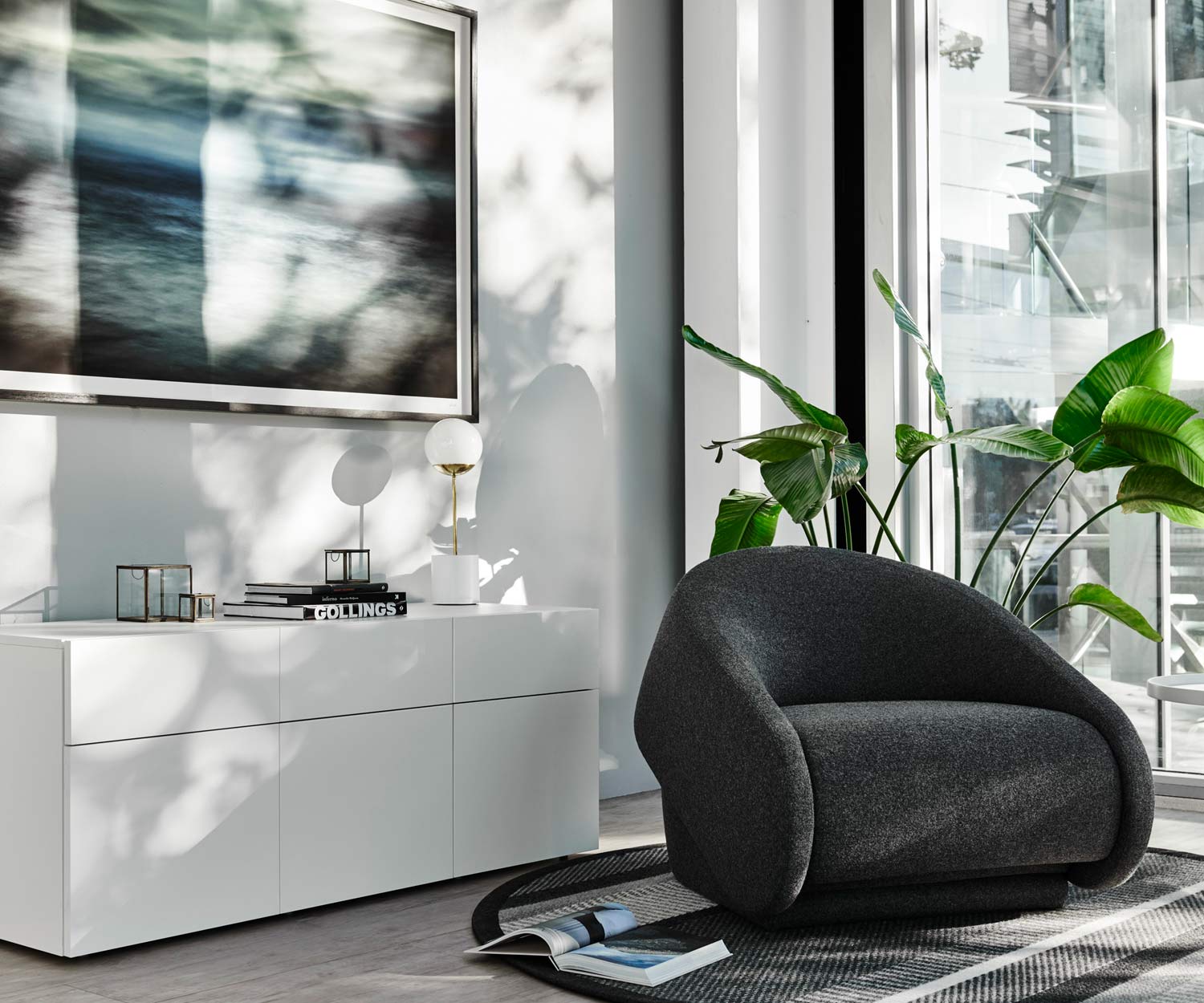 Hochwertiger Prostoria Design Schlafsessel Up Lift in Schwarz im Wohnzimmer Hochwertiger Prostoria Design Schlafsessel Up Lift in Schwarz im Wohnzimmer