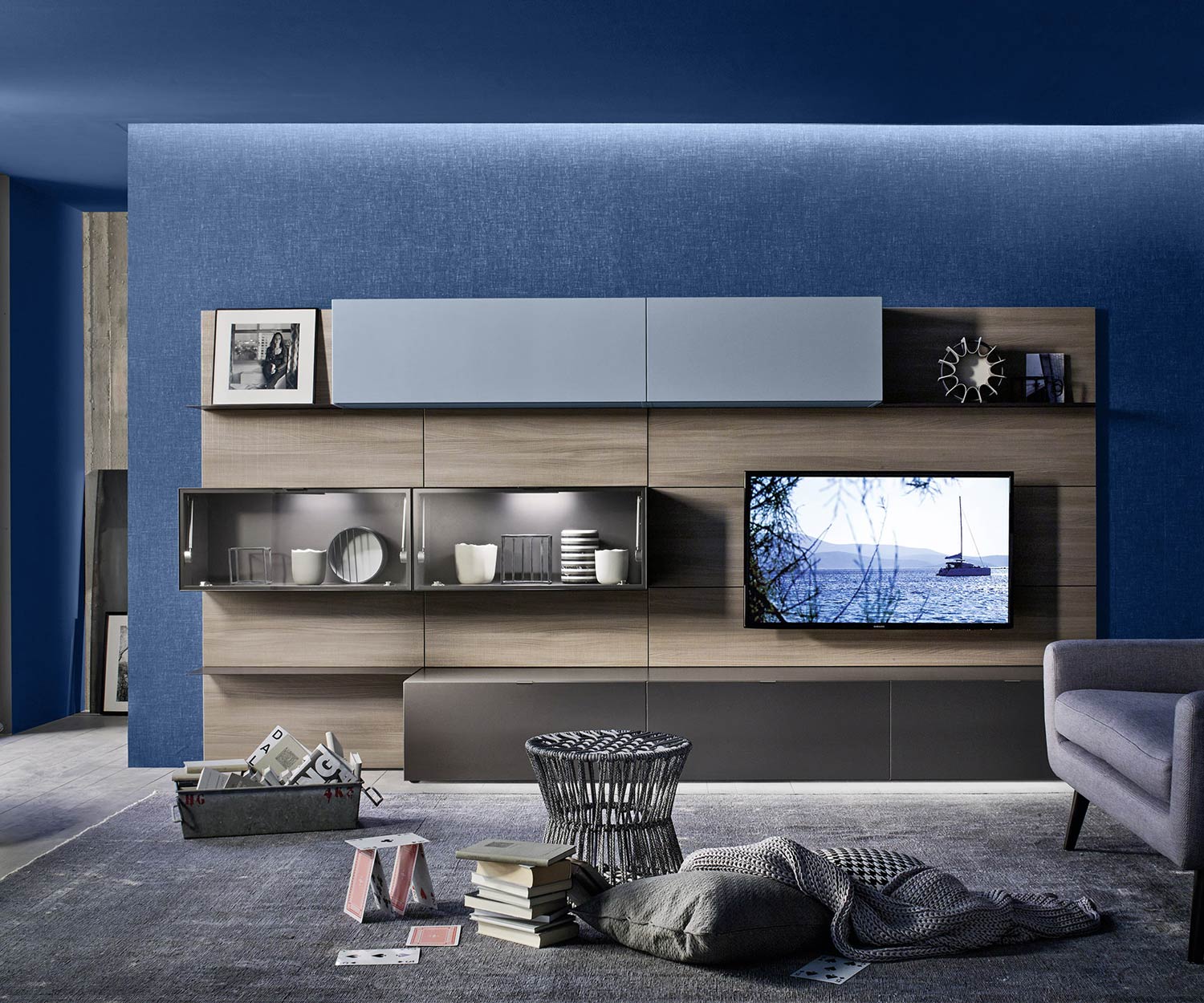 Exklusive Livitalia Design Wohnwand C36 mit Glasvitrine und TV Wand Paneel Exklusive Livitalia Design Wohnwand C36 mit Glasvitrine und TV Wand Paneel