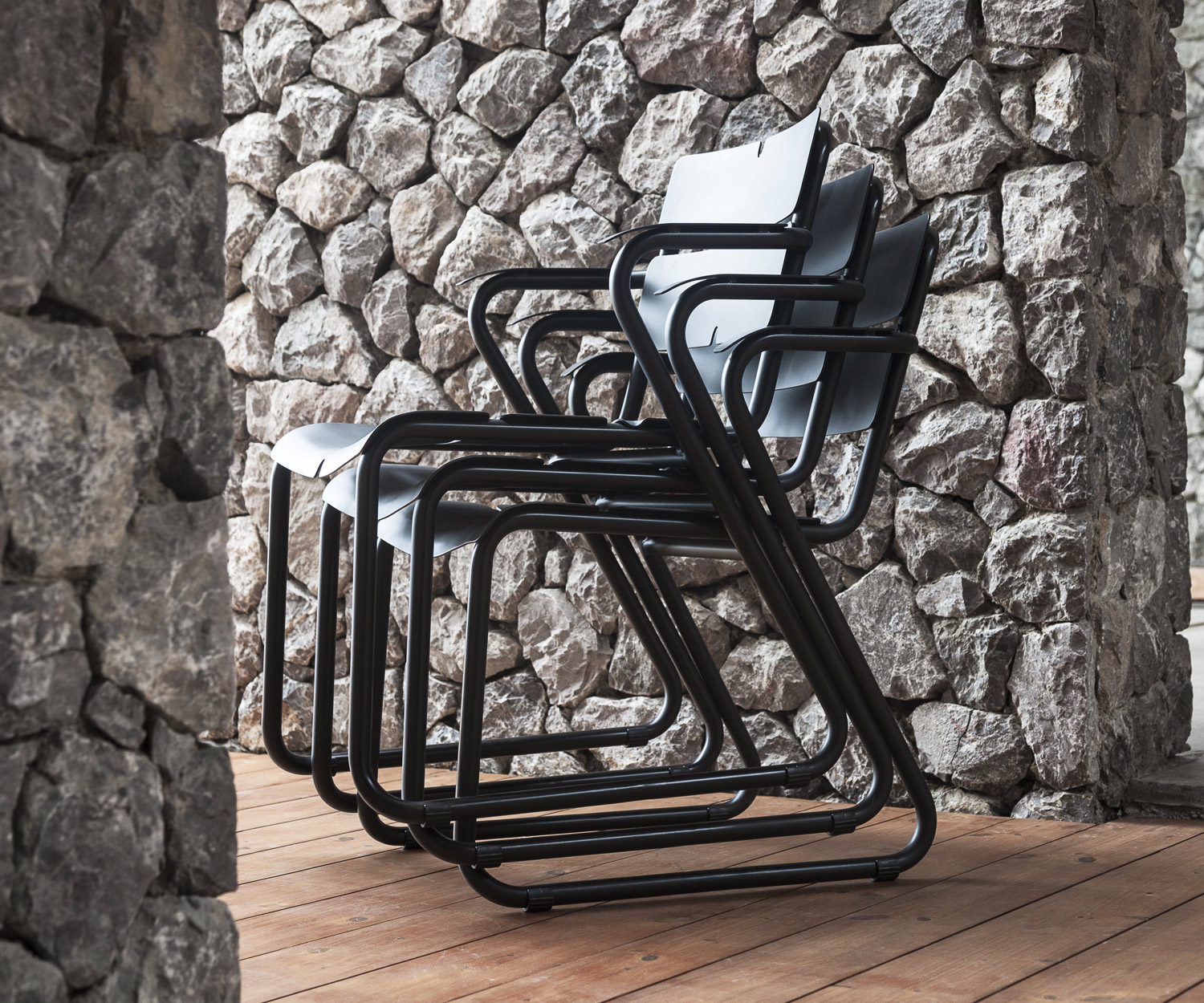 Hochwertiger Oasiq Corail Aluminium Stuhl mit Armlehnen stappelbar