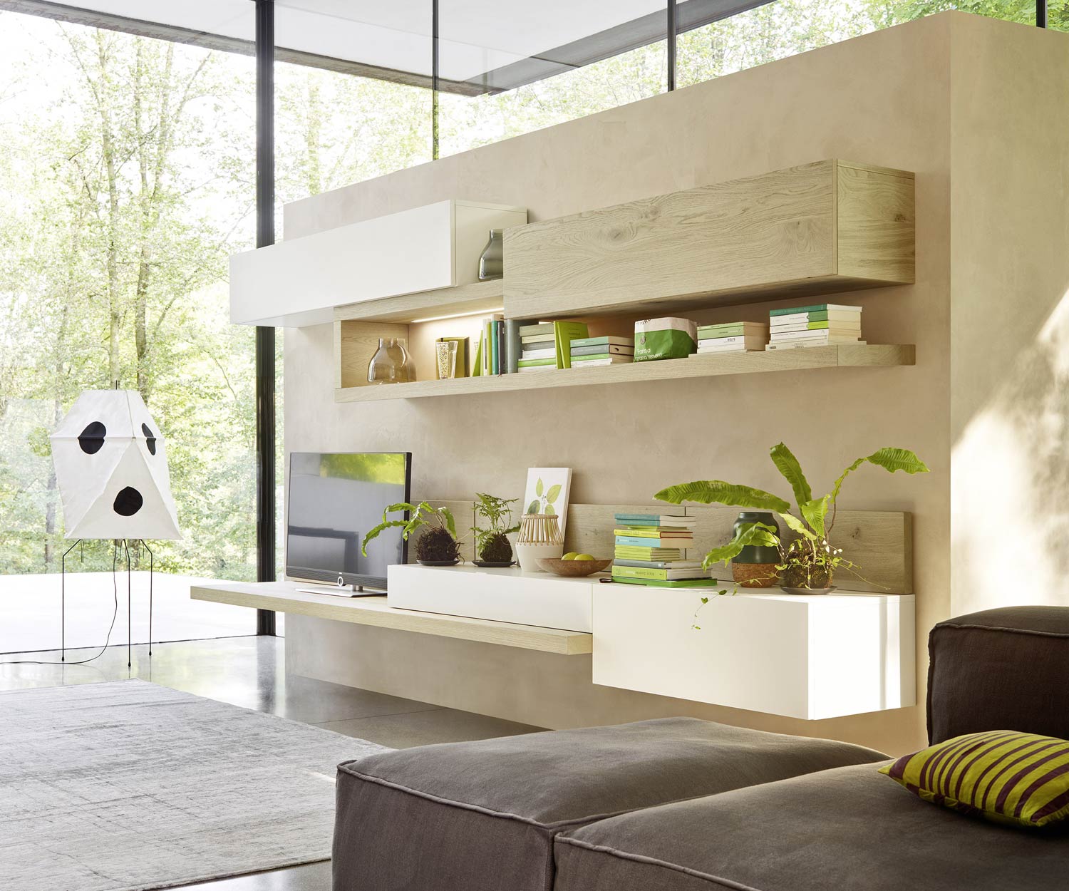 Moderne Livitalia Design Wohnwand C26 in Eiche furniert und in Weiß Matt