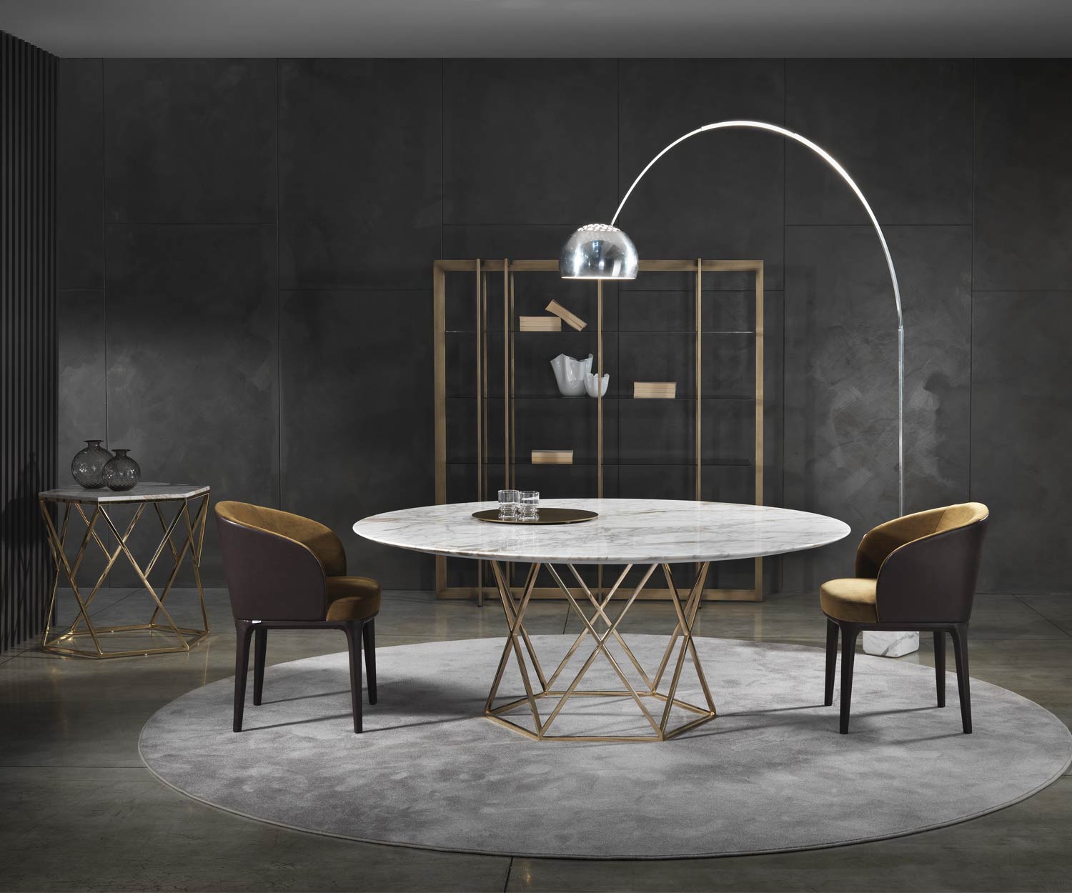 Exklusiver Design Esstisch Marmor Tatlin Ensemble im Esszimmer angeordnet Exklusiver Design Esstisch Marmor Tatlin Ensemble im Esszimmer angeordnet