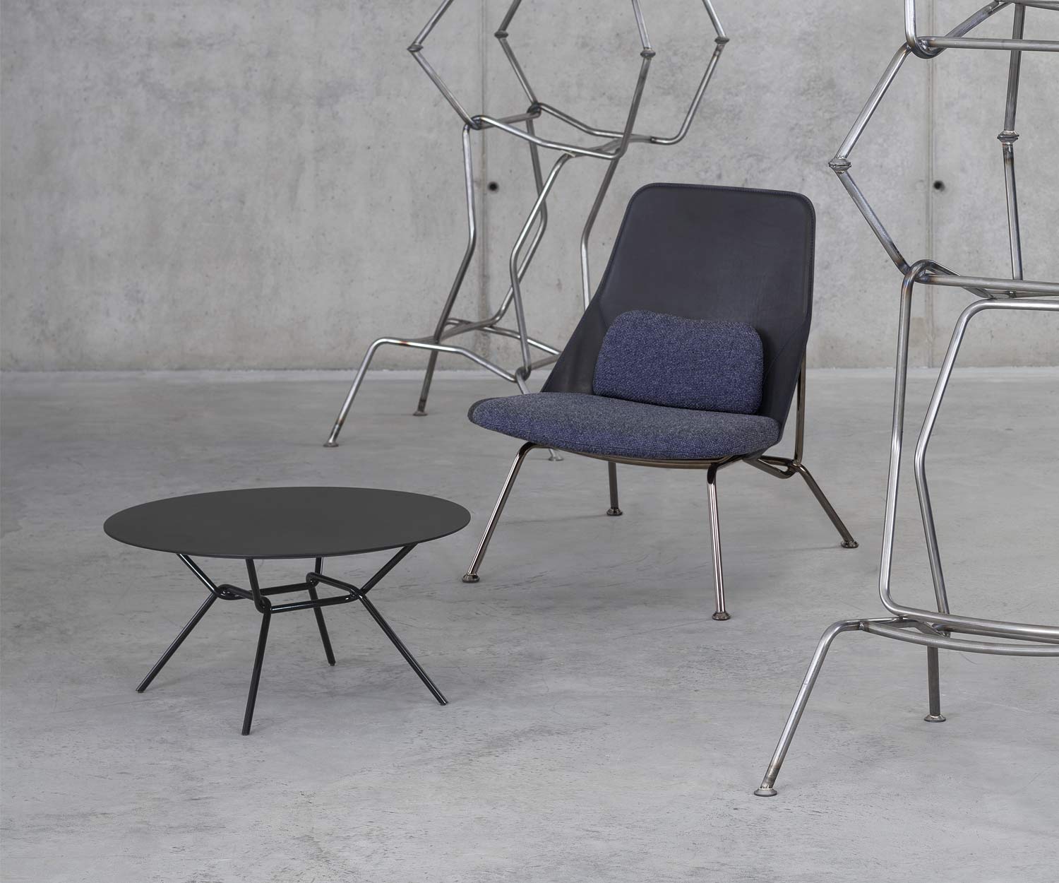 Prostoria Sessel Steam blau mit Beistelltisch
