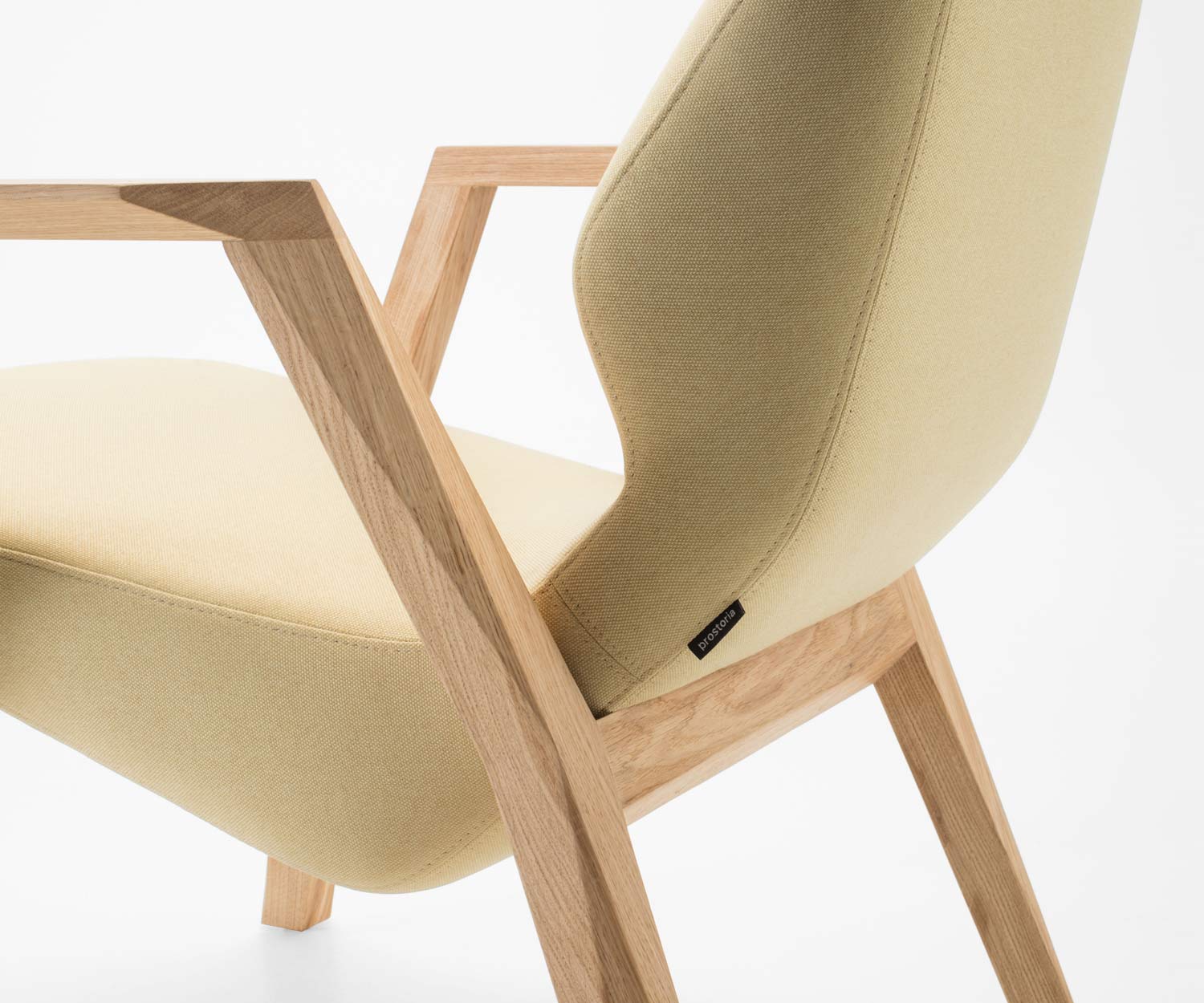 Hochwertiger Prostoria Design Sessel Oblique im Detail Bezug Armlehne