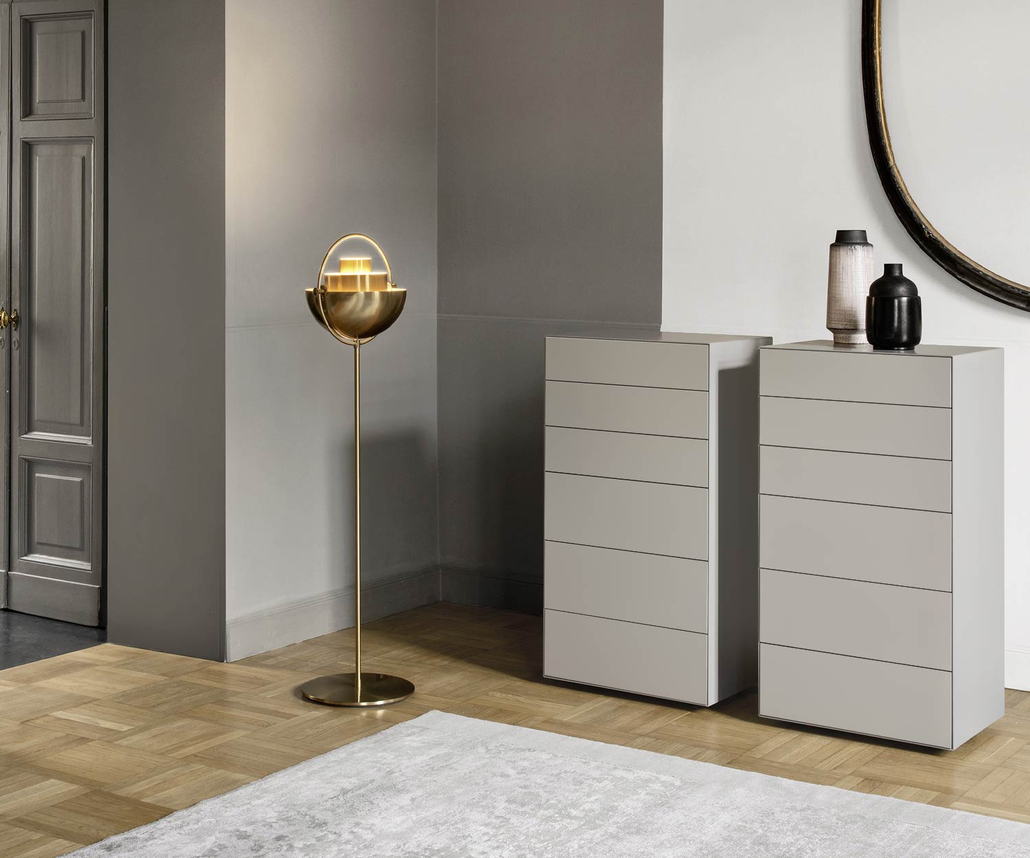 Moderne Livitalia Ecletto Designer Hochkommode hellgrau mattlackiert Moderne Livitalia Ecletto Designer Hochkommode hellgrau mattlackiert