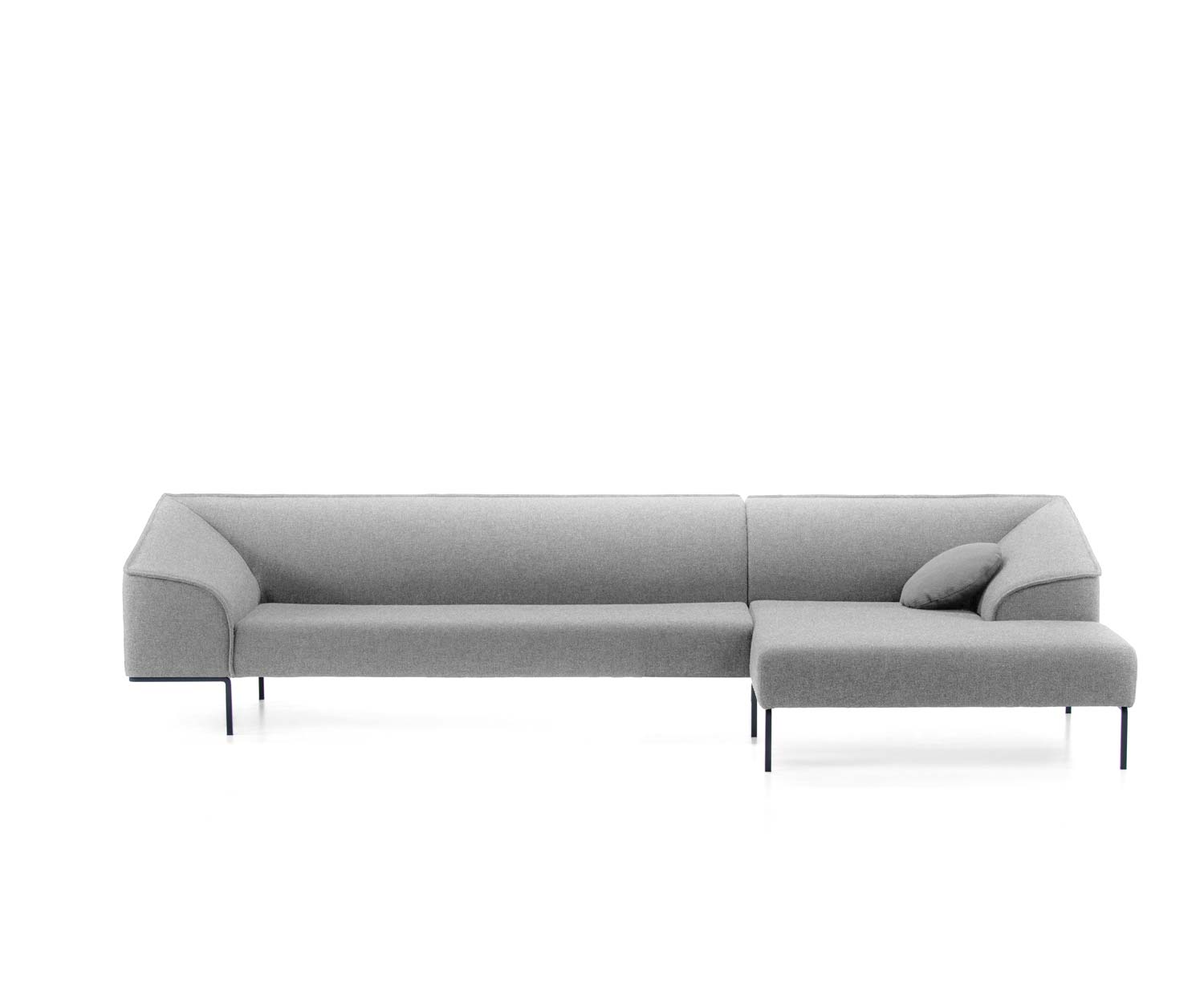 Prostoria Seam in light grey as a corner sofa with chaise longue on the right Prostoria Seam in light grey as a corner sofa with chaise longue on the right