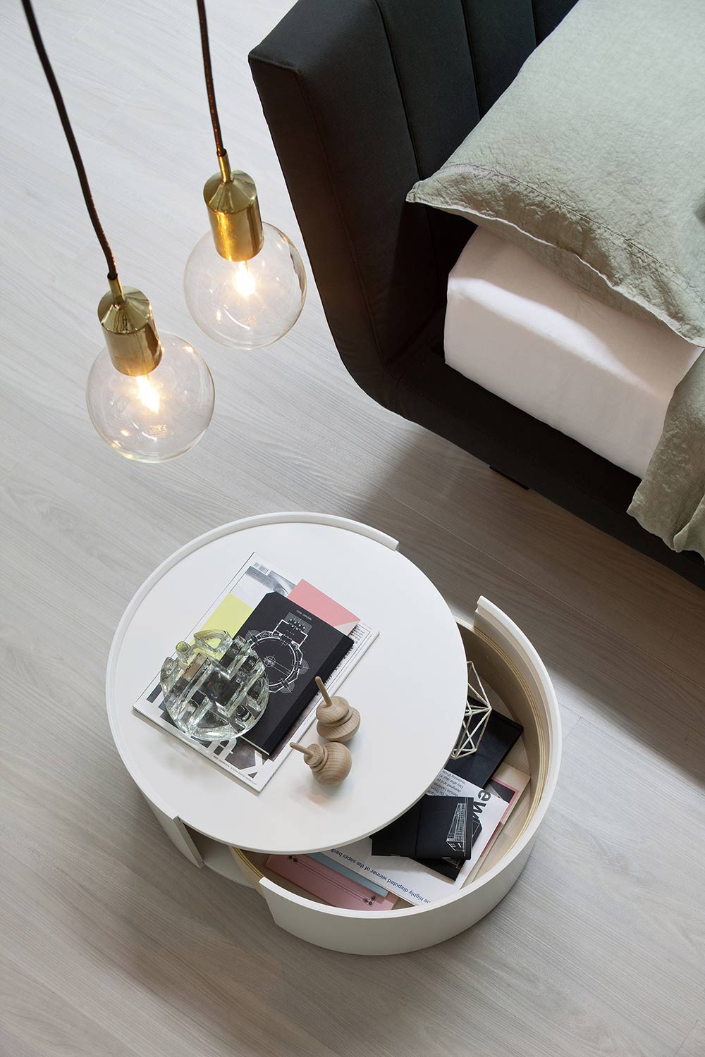 Runder Design Nachttisch mit Schublade Runder Design Nachttisch mit Schublade