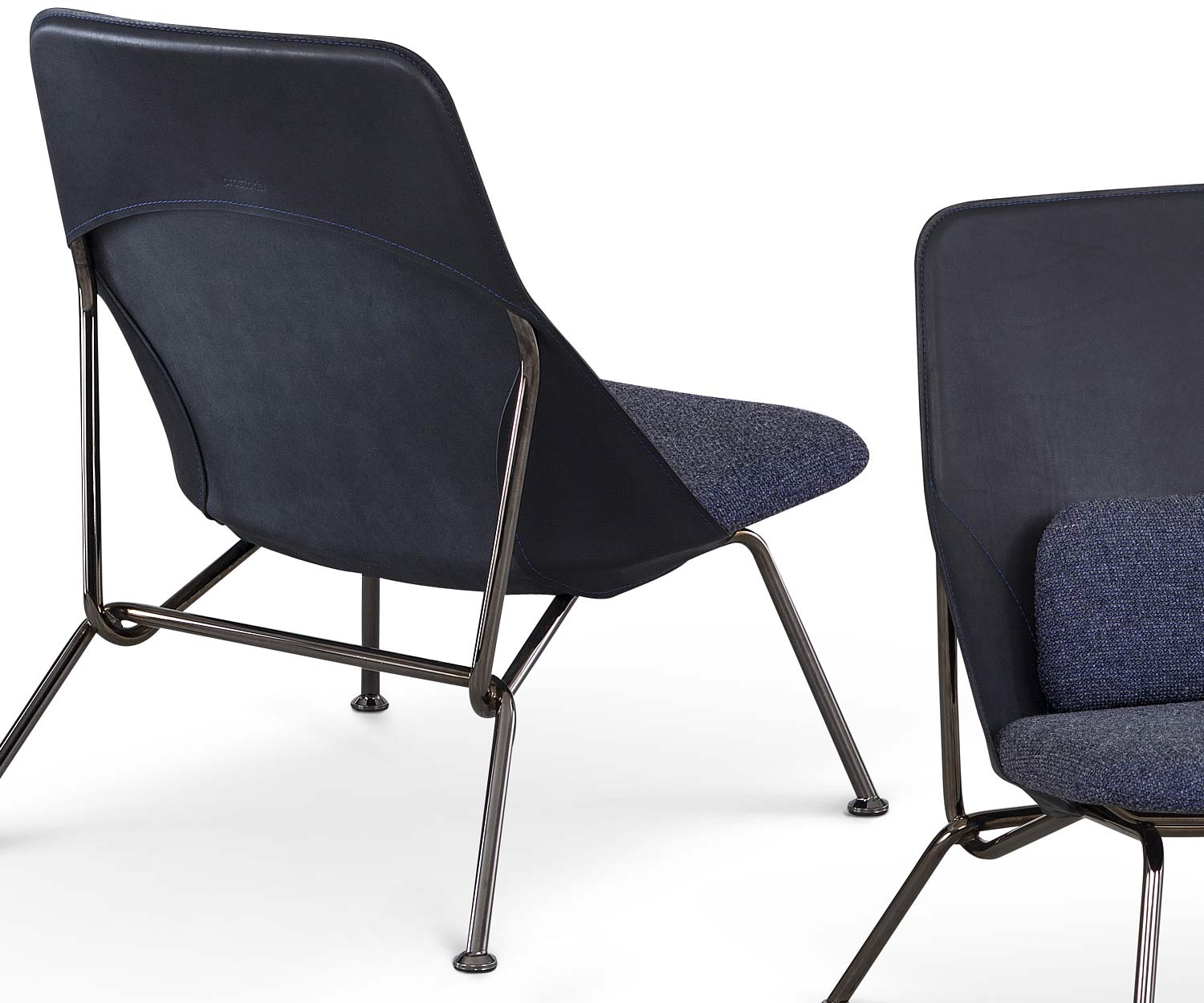 Moderner Prostoria Designer Sessel Strain Blau in Detailansicht