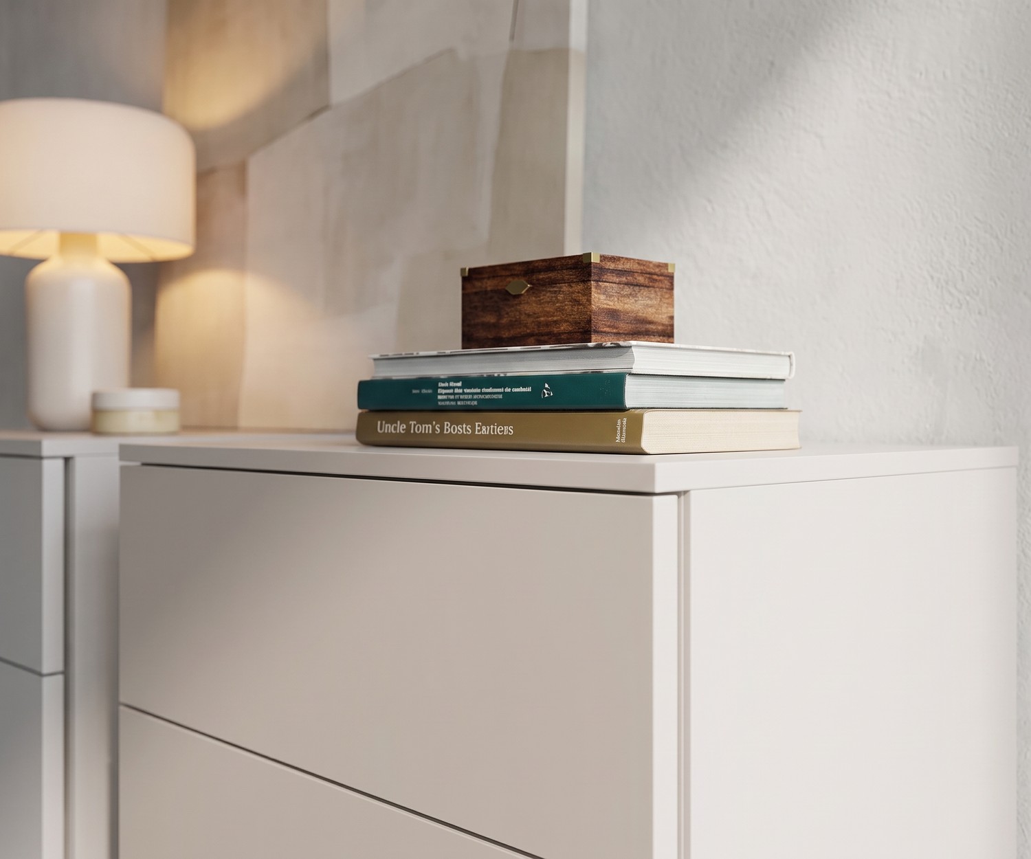 Livitalia Atena Hochkommode im Schlafzimmer, stilvolle beigefarbene Kommode im modernen, italienischen Design.