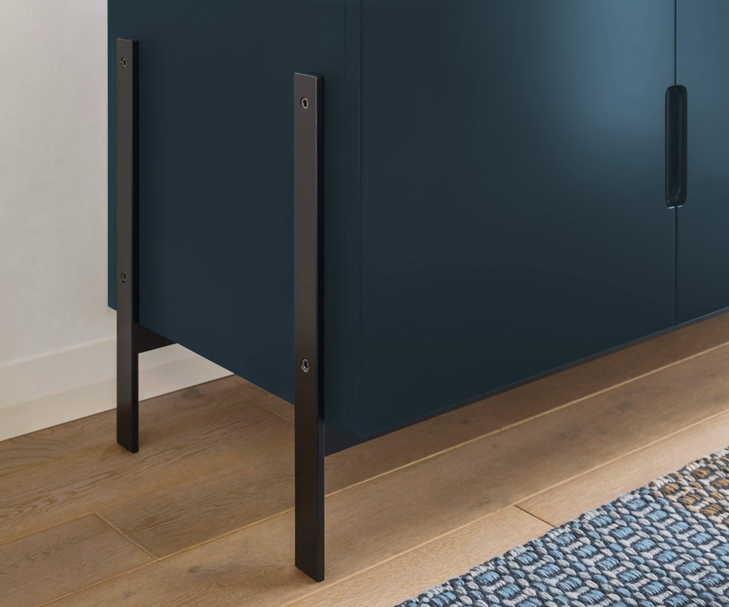 Modern Novamobili Designer sideboard Float in detail Levelling feet