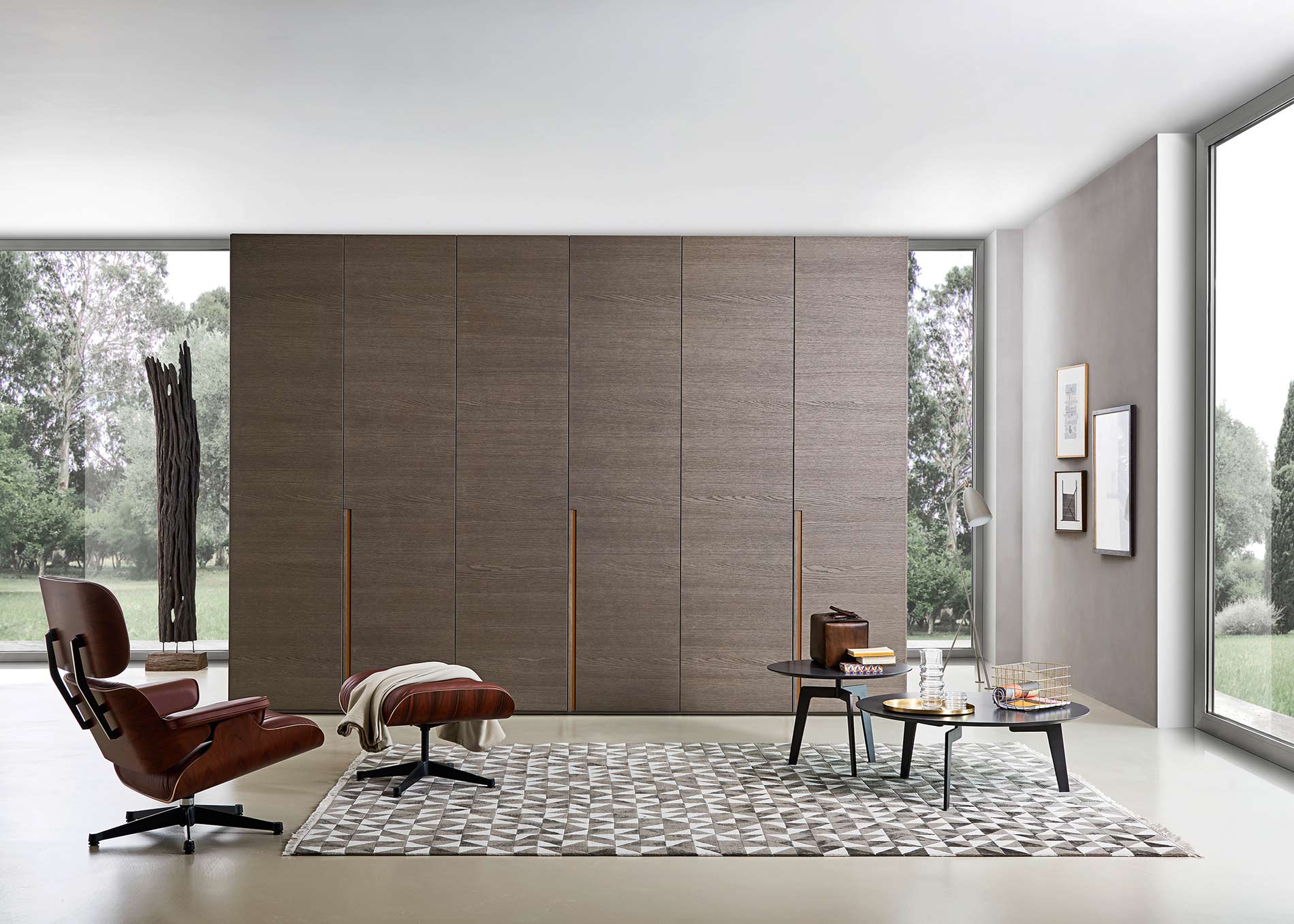 Holzkleiderschrank