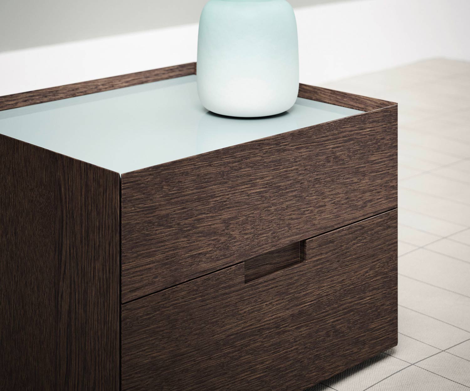 Detail Abdeckplatte Korpus von Quarantacinque Designer Nachttisch Novamobili