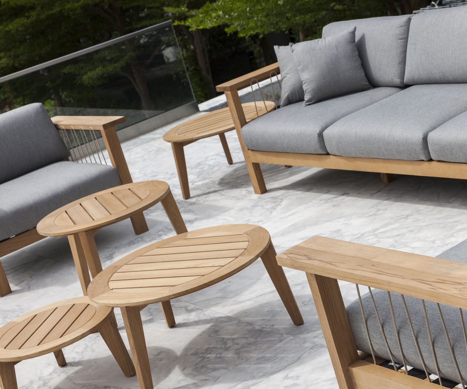 Oasiq Attol Teak Beistelltisch Oasiq Attol Teak Beistelltisch