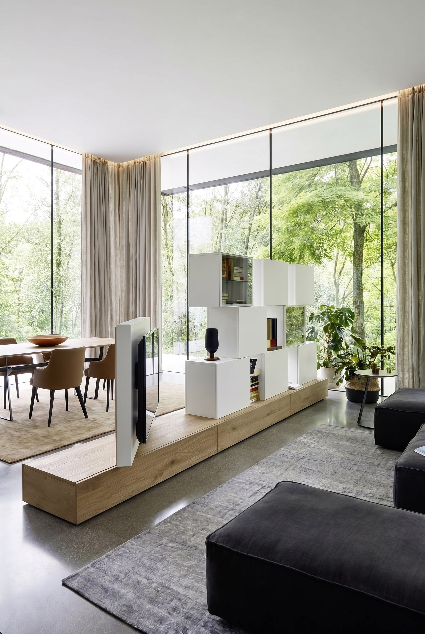Doppelseitige Wohnwand, die als eleganter Raumteiler in einem offenen Grundriss fungiert