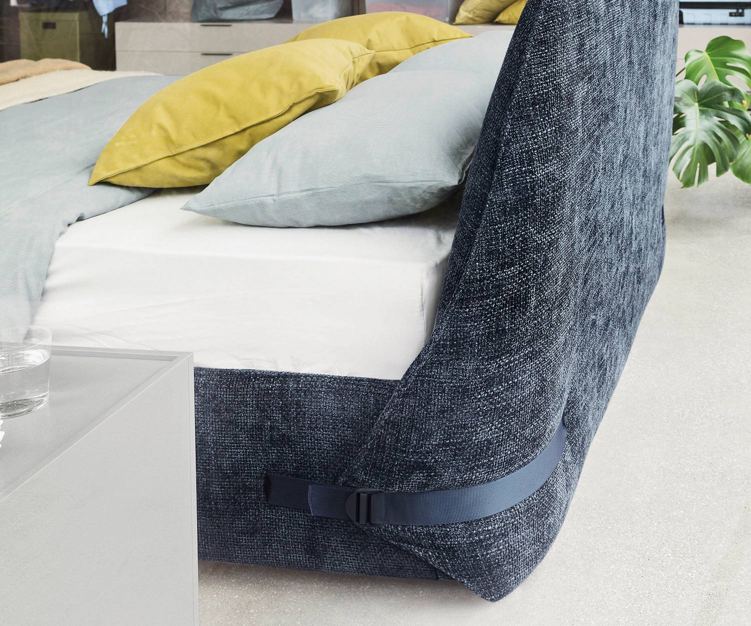 Novamobili Bett Tape Polsterbett mit grobem Bezug in Blau