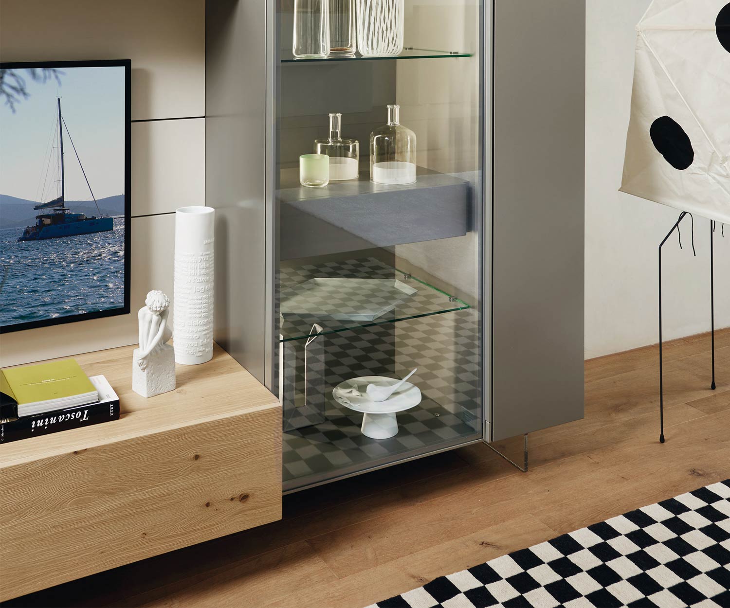 Modern Livitalia Design wall unit C42 in detail View of the glass cabinet in grey