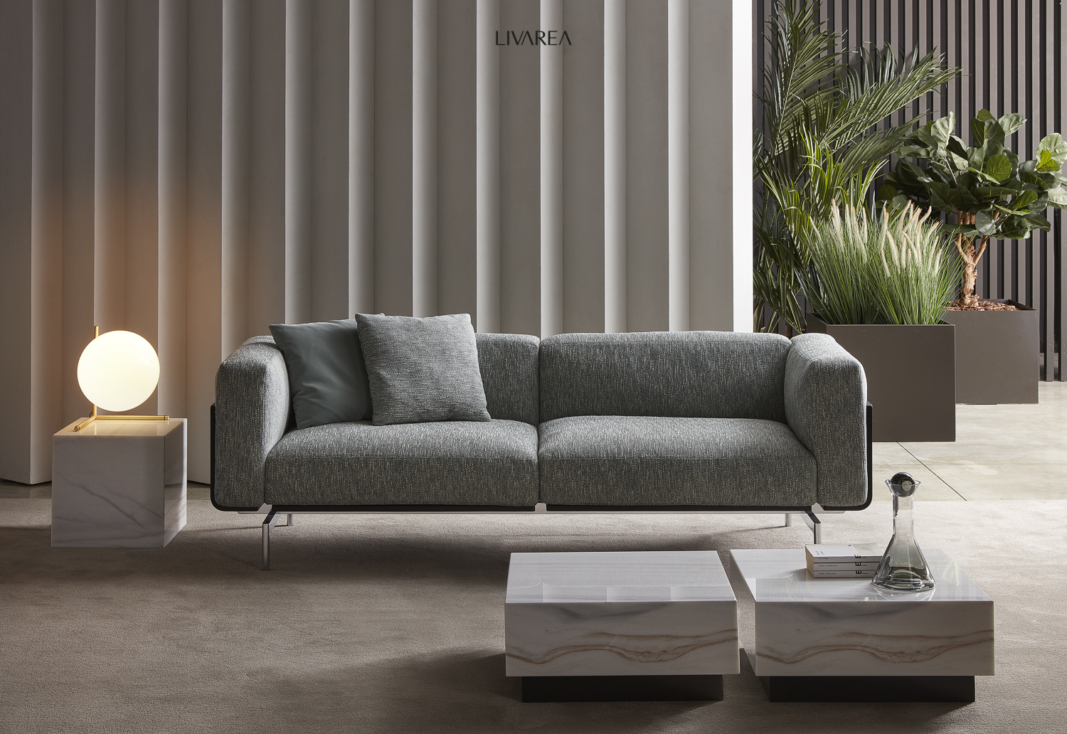 Hochwertiges 2 sitzer sofa mit Couchtischen und beistelltisch Hochwertiges 2 sitzer sofa mit Couchtischen und beistelltisch