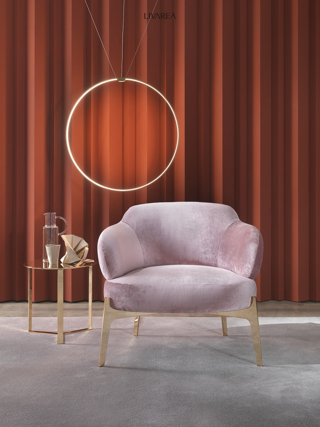 Bequemer Loungesessel mit Samtbezug Metallgestell Wohnzimmer Wartebereich Bequemer Loungesessel mit Samtbezug Metallgestell Wohnzimmer Wartebereich
