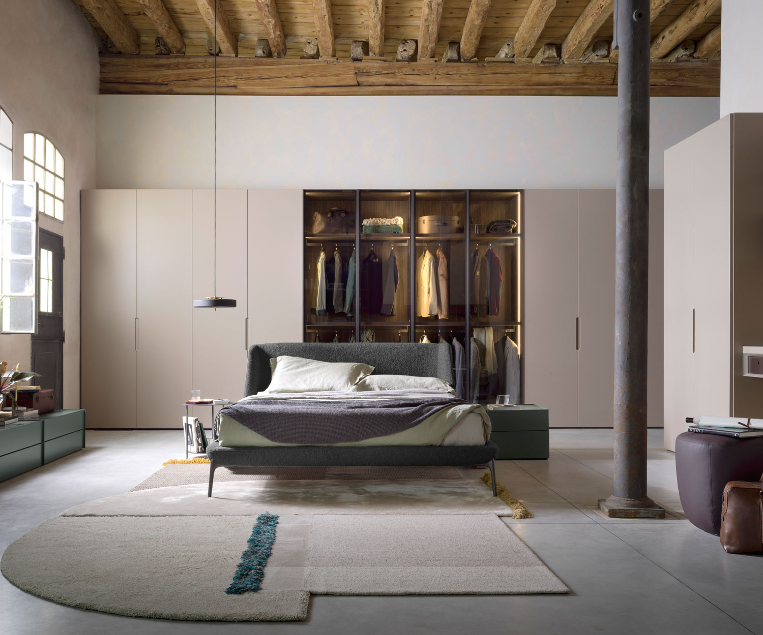 Hochwertiges Designer Bett Novamobili Velvet im Schlafzimmer grauer Stoffbezug