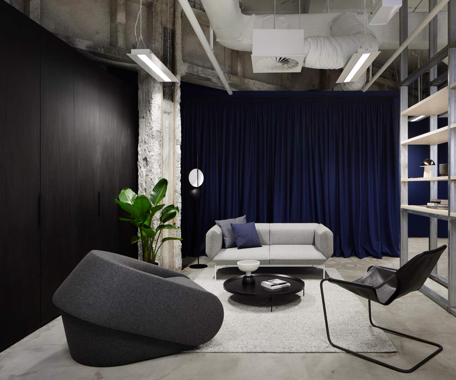 Moderner Prostoria Designer Schlafsessel Up Lift in Grau in Loft Studio