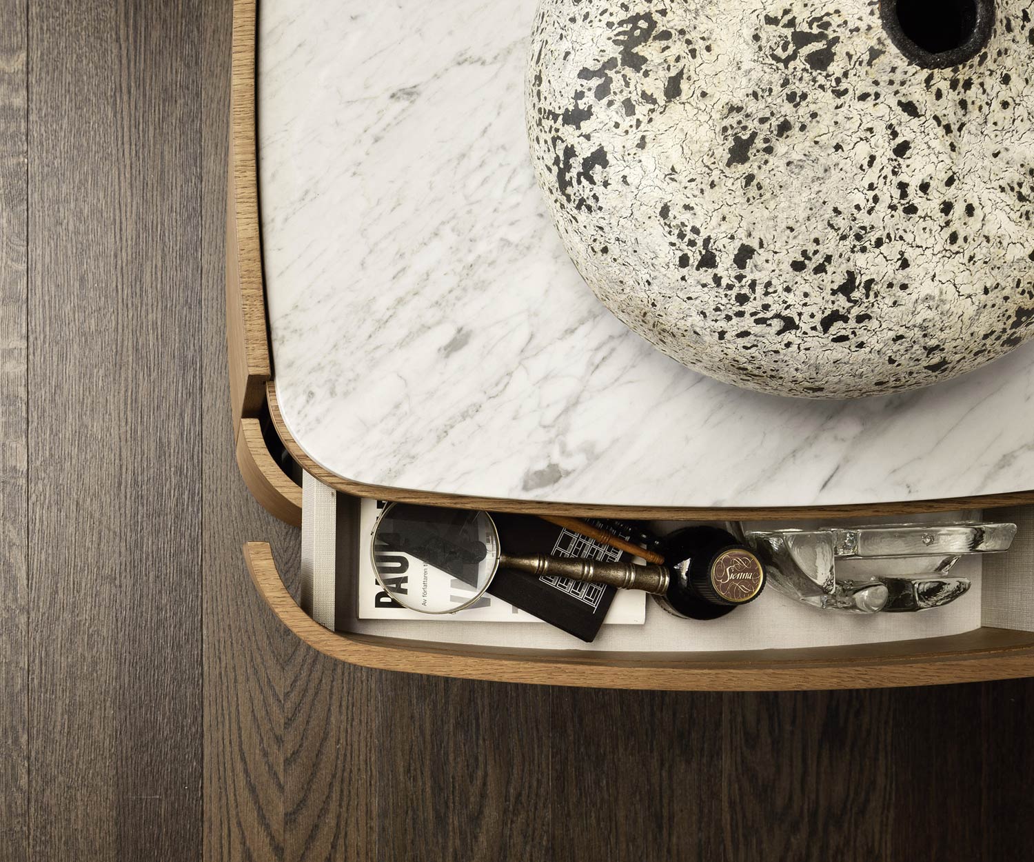 Novamobili Norman chest of drawers 4 drawers oak Miele N02 with marble top Novamobili Norman chest of drawers 4 drawers oak Miele N02 with marble top
