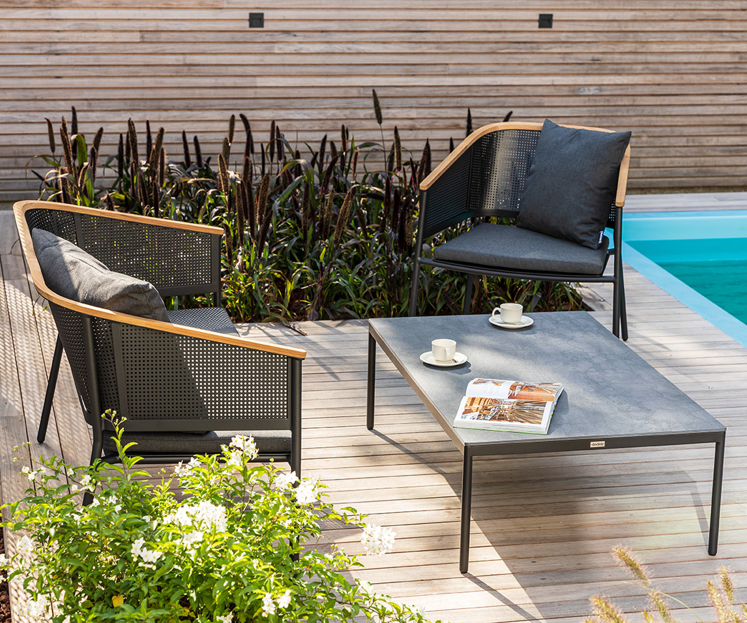 Wetterfestes Oasiq Designer Lounge Sofa Metall Gestell Teak Rückenlehne Wetterfestes Oasiq Designer Lounge Sofa Metall Gestell Teak Rückenlehne