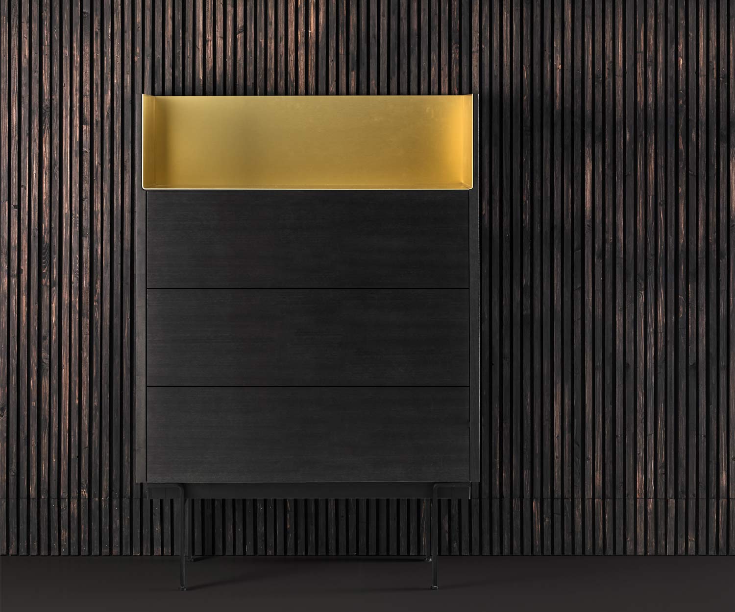 Design high chest of drawers in dark stained oak veneer Cover panel in gold