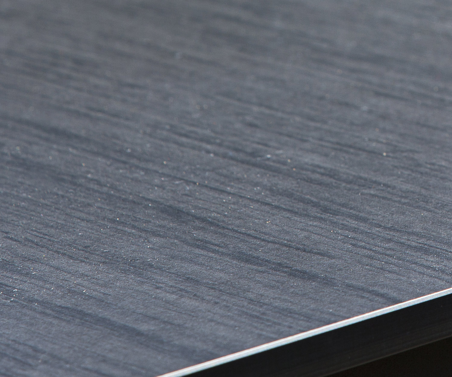 Oasiq Machar garden table detail HPL table top in Nordic Black dark grey Oasiq Machar garden table detail HPL table top in Nordic Black dark grey