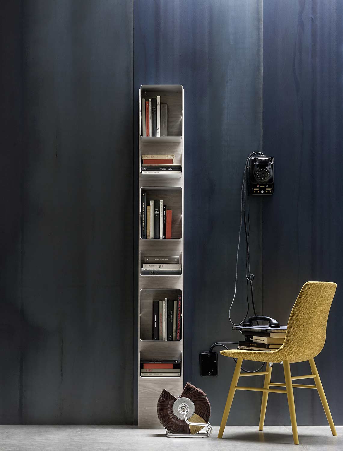 Schmales CD Wand Design Regal