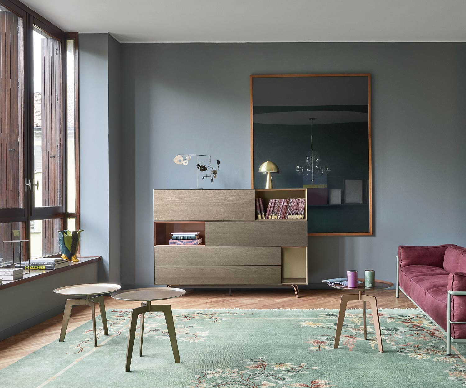 Moderner Livitalia Lotus Designer Beistelltisch im Wohnzimmer Moderner Livitalia Lotus Designer Beistelltisch im Wohnzimmer