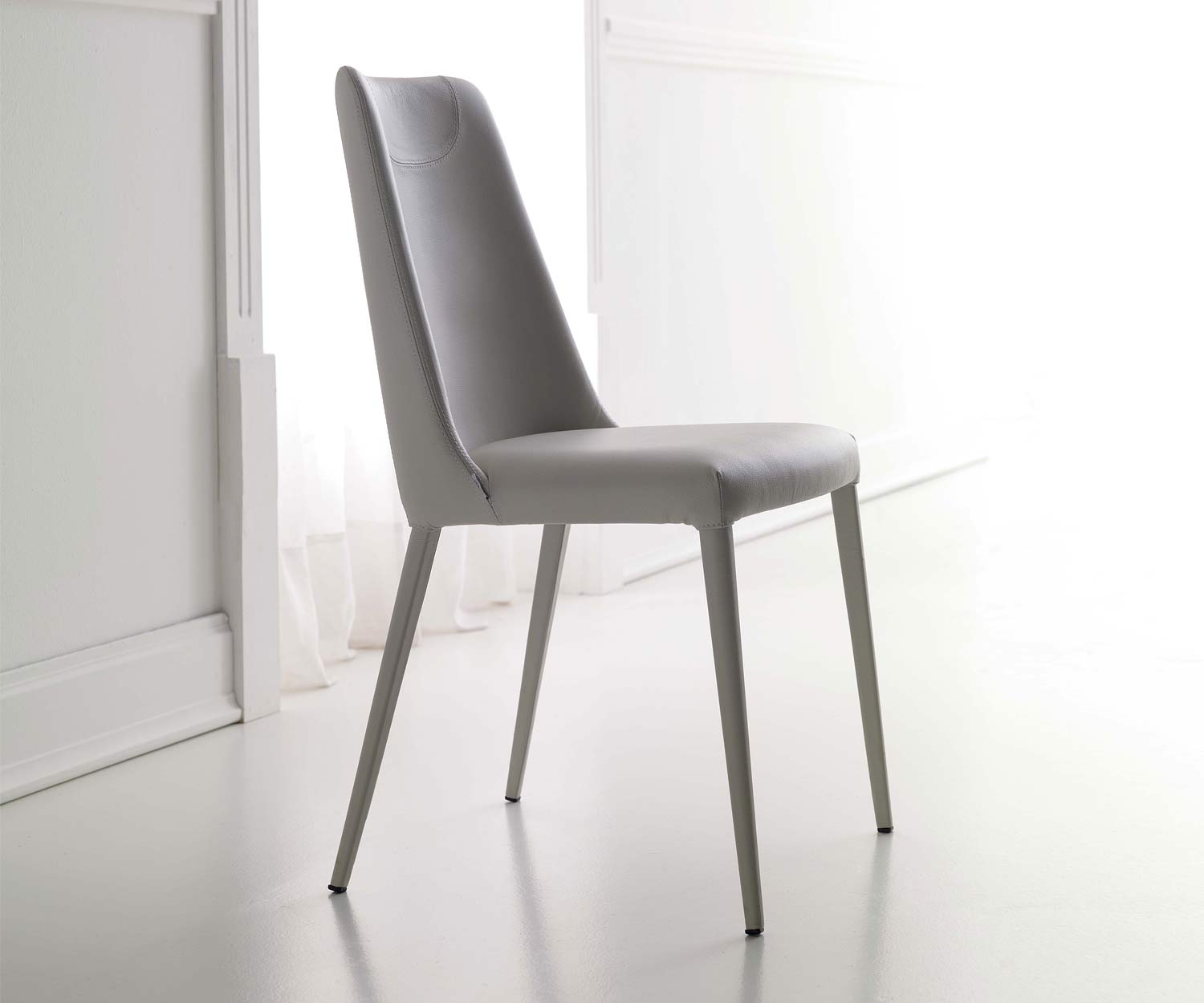 Exclusive Ozzio Design upholstered chair Sofia