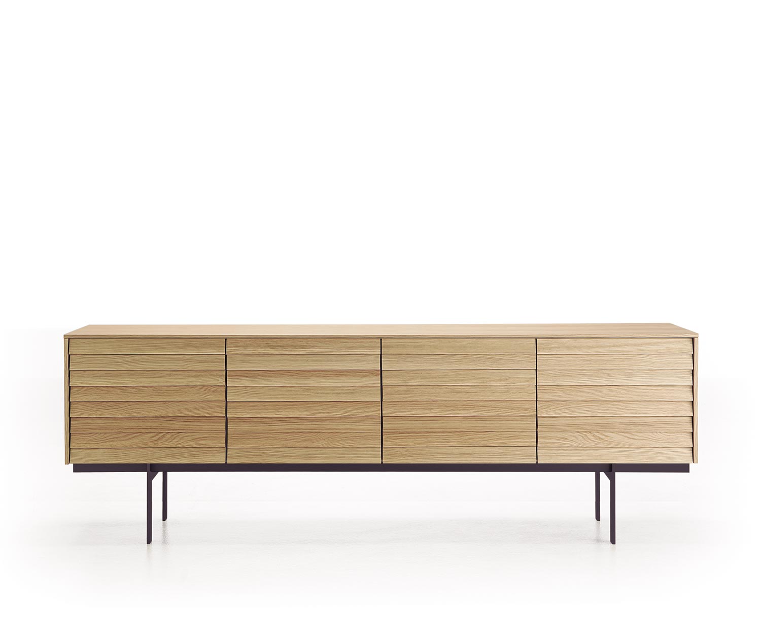 Punt Sussex Design Sideboard auf Füßen B 235 cm Super Matt Eiche Furnier