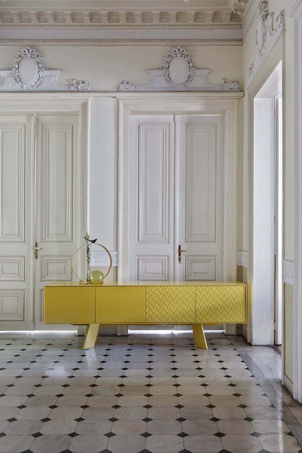 Sideboard yellow design