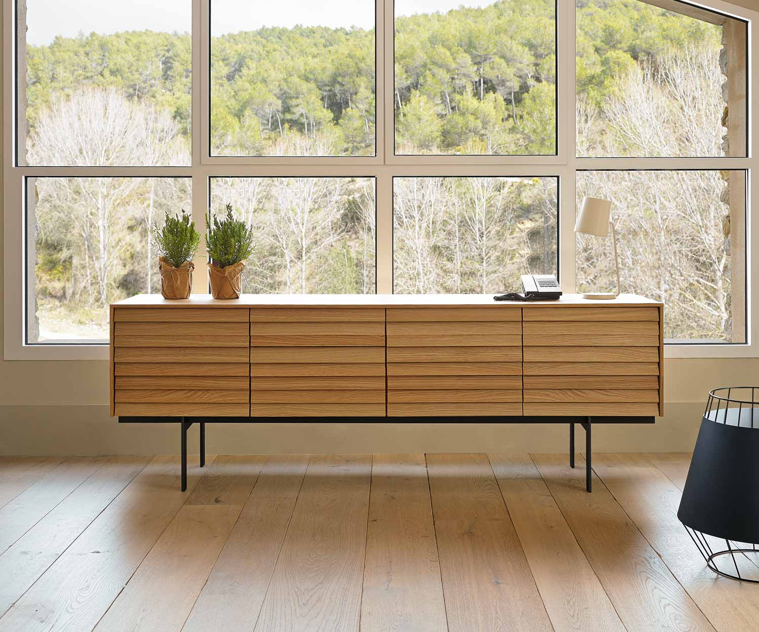 Exklusives Holz Designer Sideboard Punt Sussex Lamellenfront Exklusives Holz Designer Sideboard Punt Sussex Lamellenfront