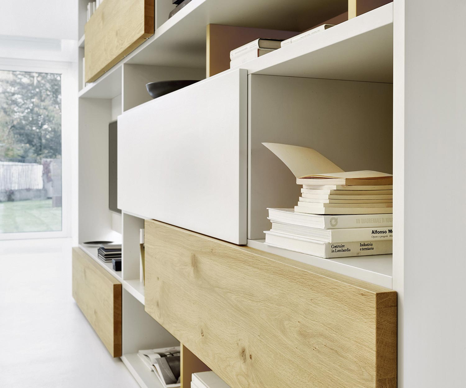 Exclusive Livitalia Design bookshelf C51 in white matt Exclusive Livitalia Design bookshelf C51 in white matt