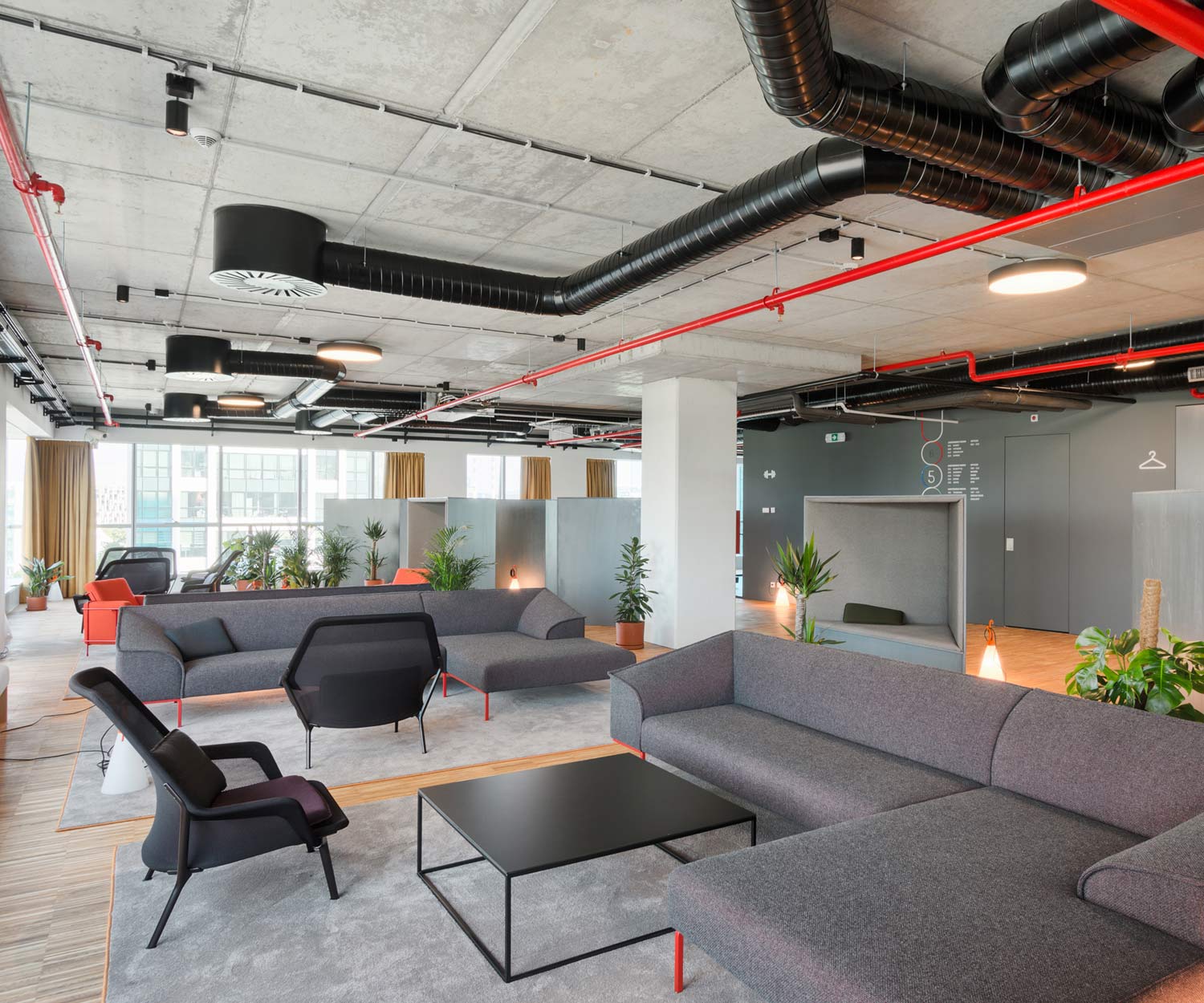 High-quality Prostoria Design Sofa Seam in a hotel lobby High-quality Prostoria Design Sofa Seam in a hotel lobby