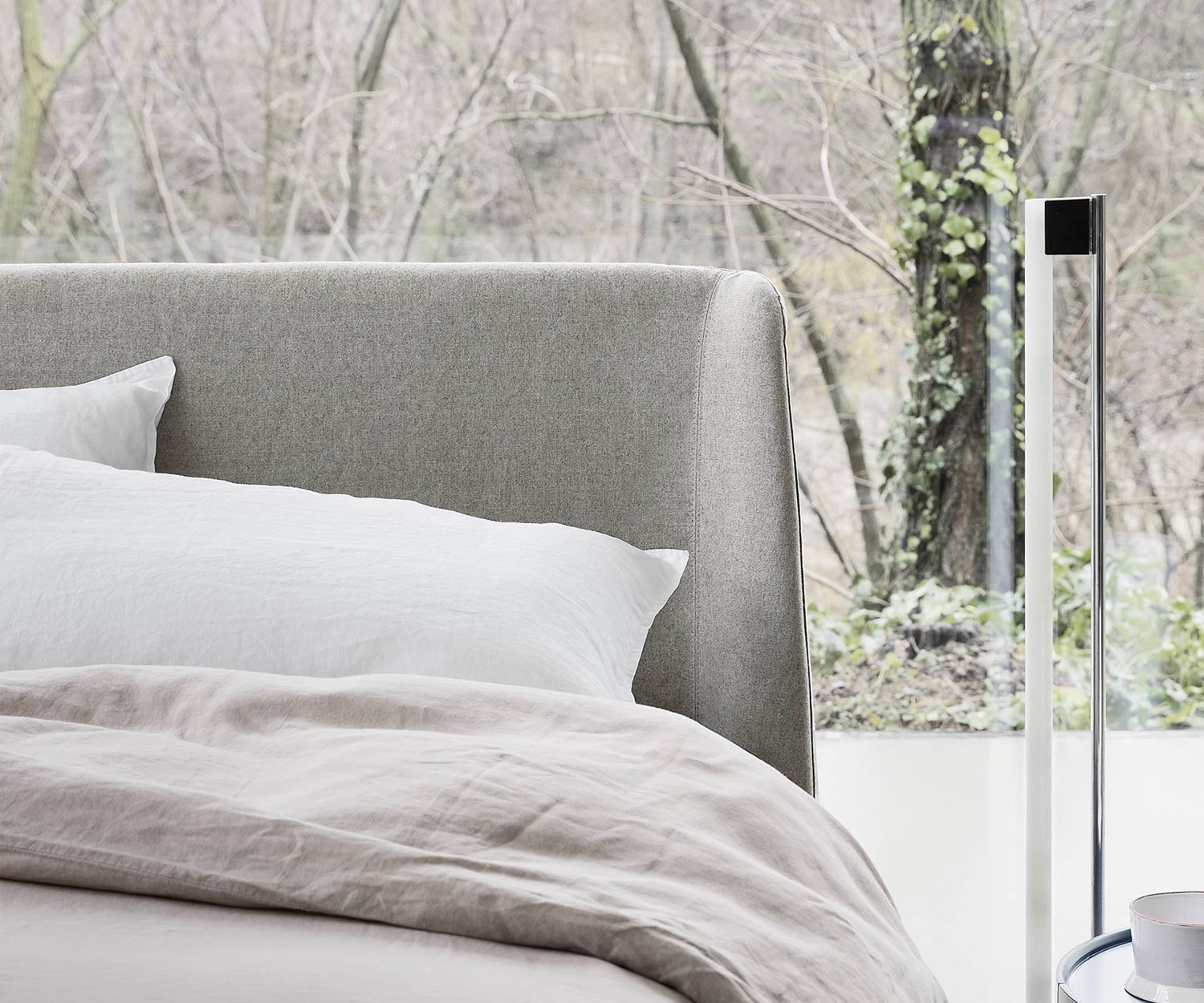 Detail Kopfteil Novamobili Velvet Polsterbett weißer Stoffbezug Detail Kopfteil Novamobili Velvet Polsterbett weißer Stoffbezug