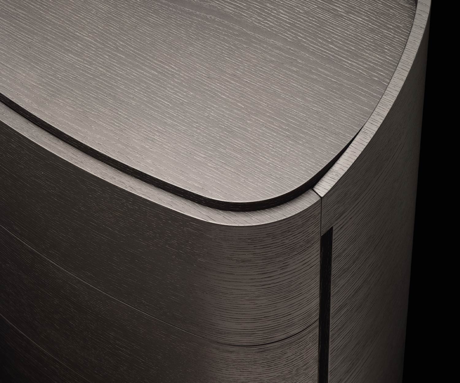 Detail Livitalia Design chest of drawers Round table top edge Detail Livitalia Design chest of drawers Round table top edge