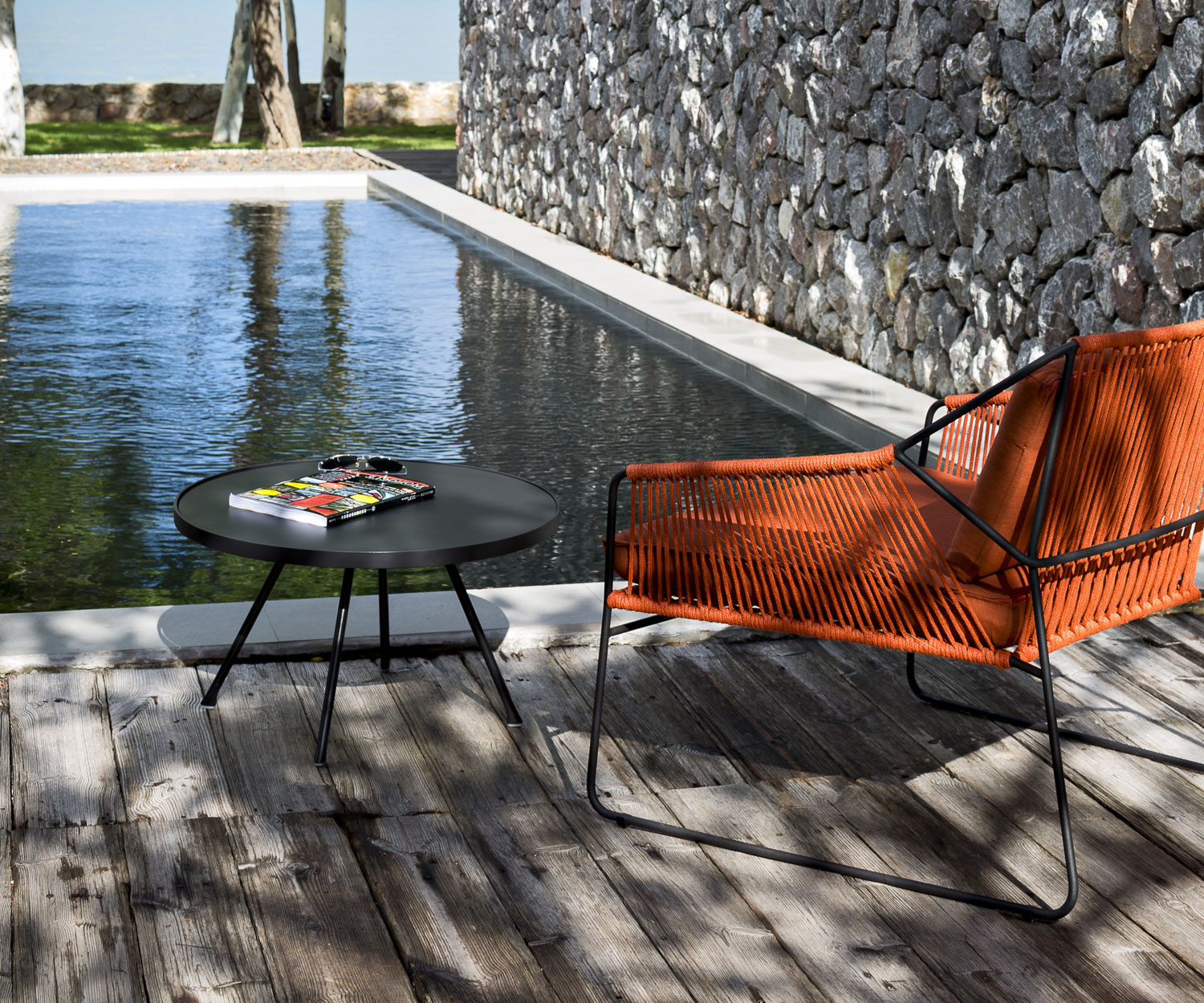 Oasiq Attol Aluminium Beistelltisch anthrazit 60x35cm Oasiq Attol Aluminium Beistelltisch anthrazit 60x35cm