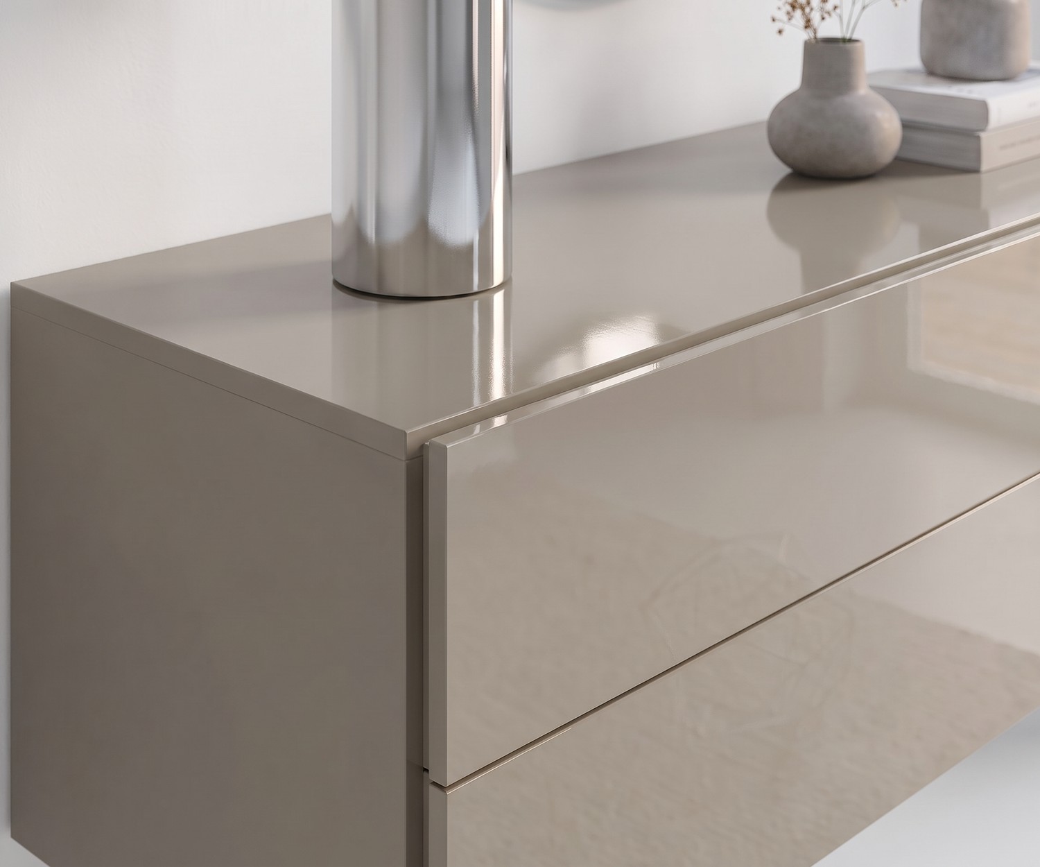 Novamobili Hängekommode Easy in Sand Hochglanz für das Schlafzimmer, edles italienisches Design im Detail.