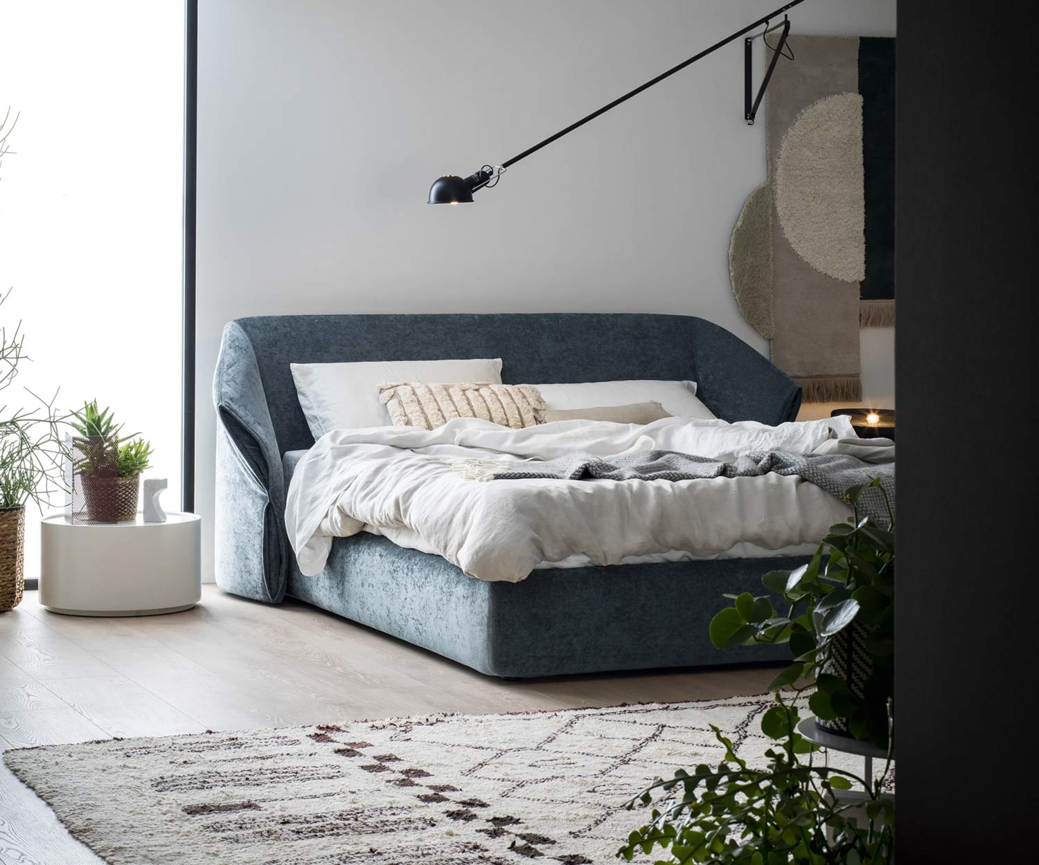 High-quality Novamobili Hide bed with bed base and in grey High-quality Novamobili Hide bed with bed base and in grey