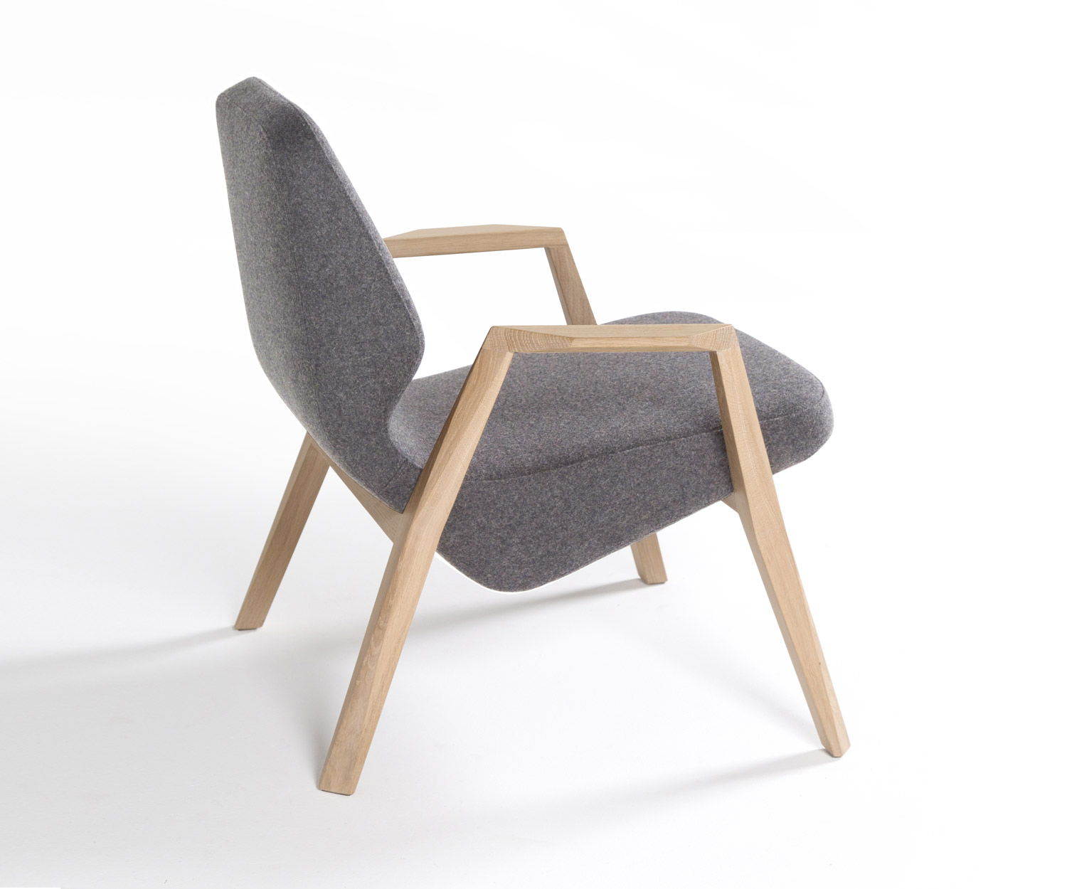 Prostoria Design Sessel Oblique mit grauem Stoffbezug