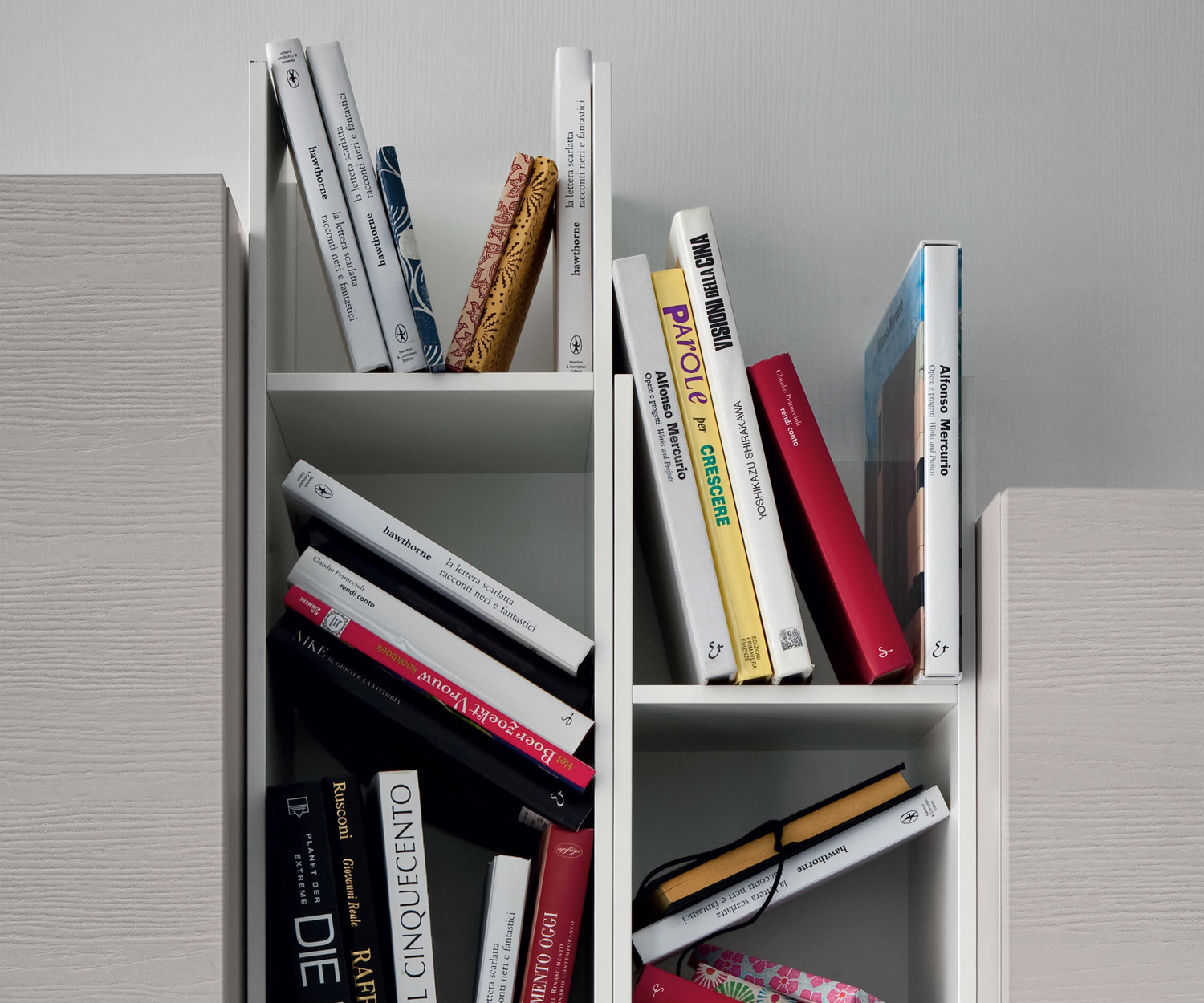 Novamobili Butterfly wall bookcase in detail Novamobili Butterfly wall bookcase in detail