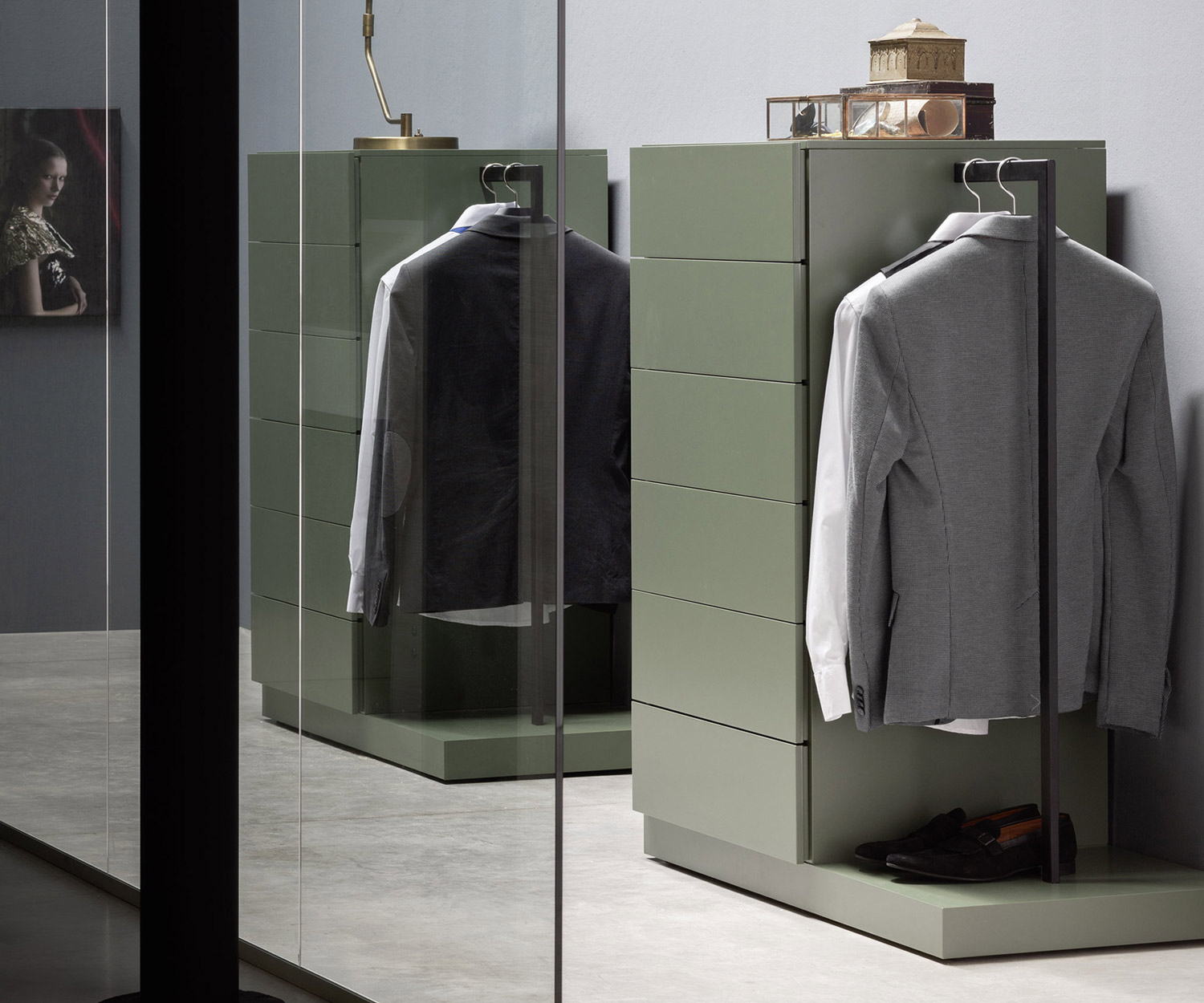 Novamobili Design Hochkommode mit Garderobe plus Stange Novamobili Design Hochkommode mit Garderobe plus Stange
