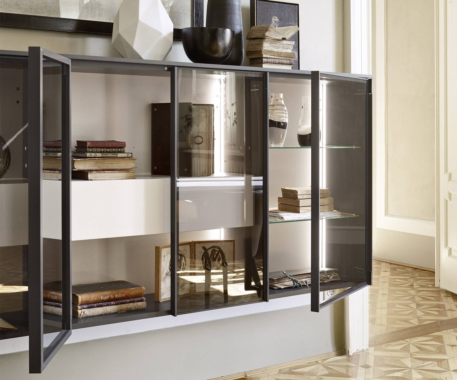 Modern Livitalia design wall unit with glass doors with narrow frame Modern Livitalia design wall unit with glass doors with narrow frame