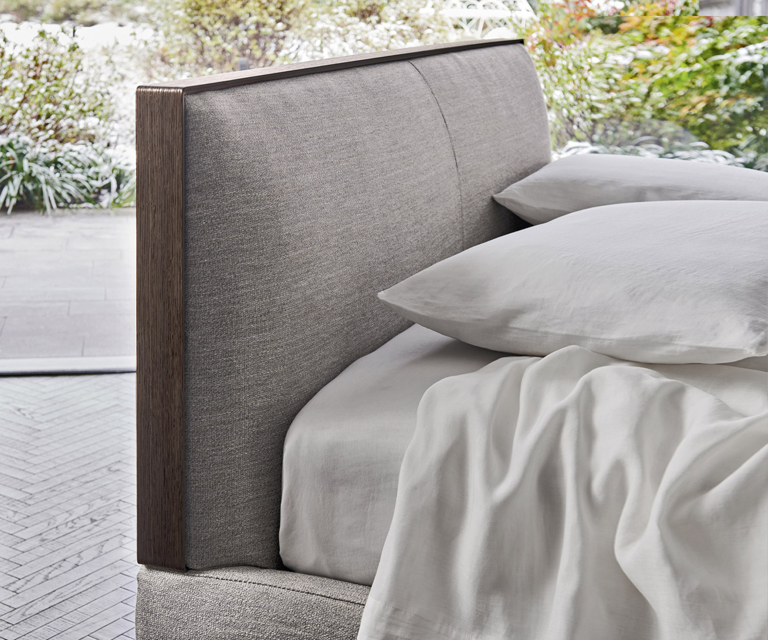 Exklusives Livitalia Design Bett Decor Stoffbezug Grau Schlafzimmer