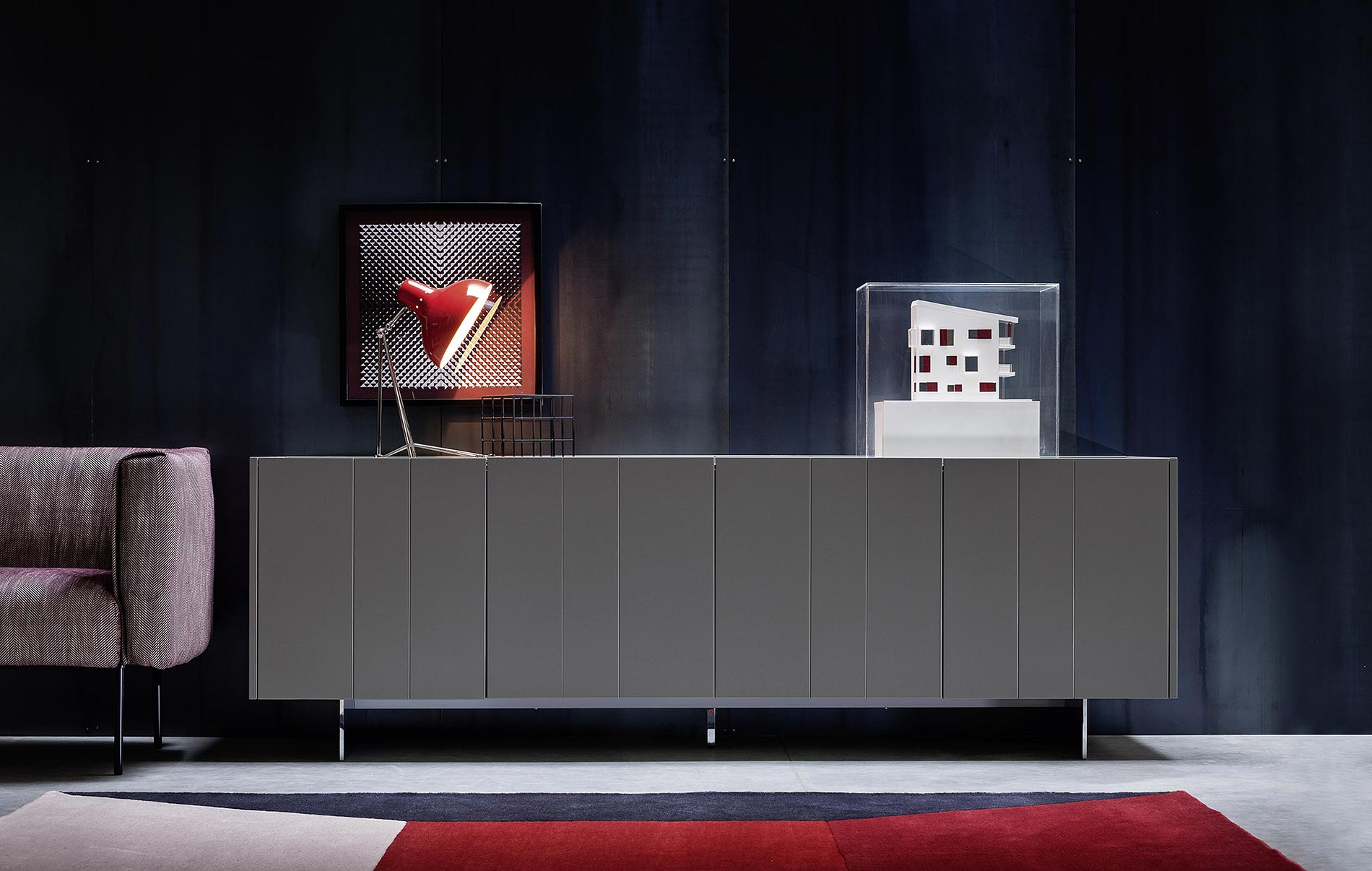Grey sideboard without handles Grey sideboard without handles