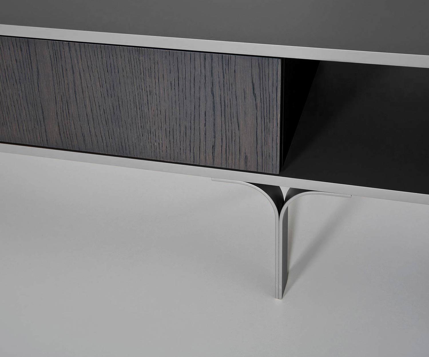 al2 Mobius 005 Design TV Design Lowboard mit Schubladenfront und drei offenen Fächern