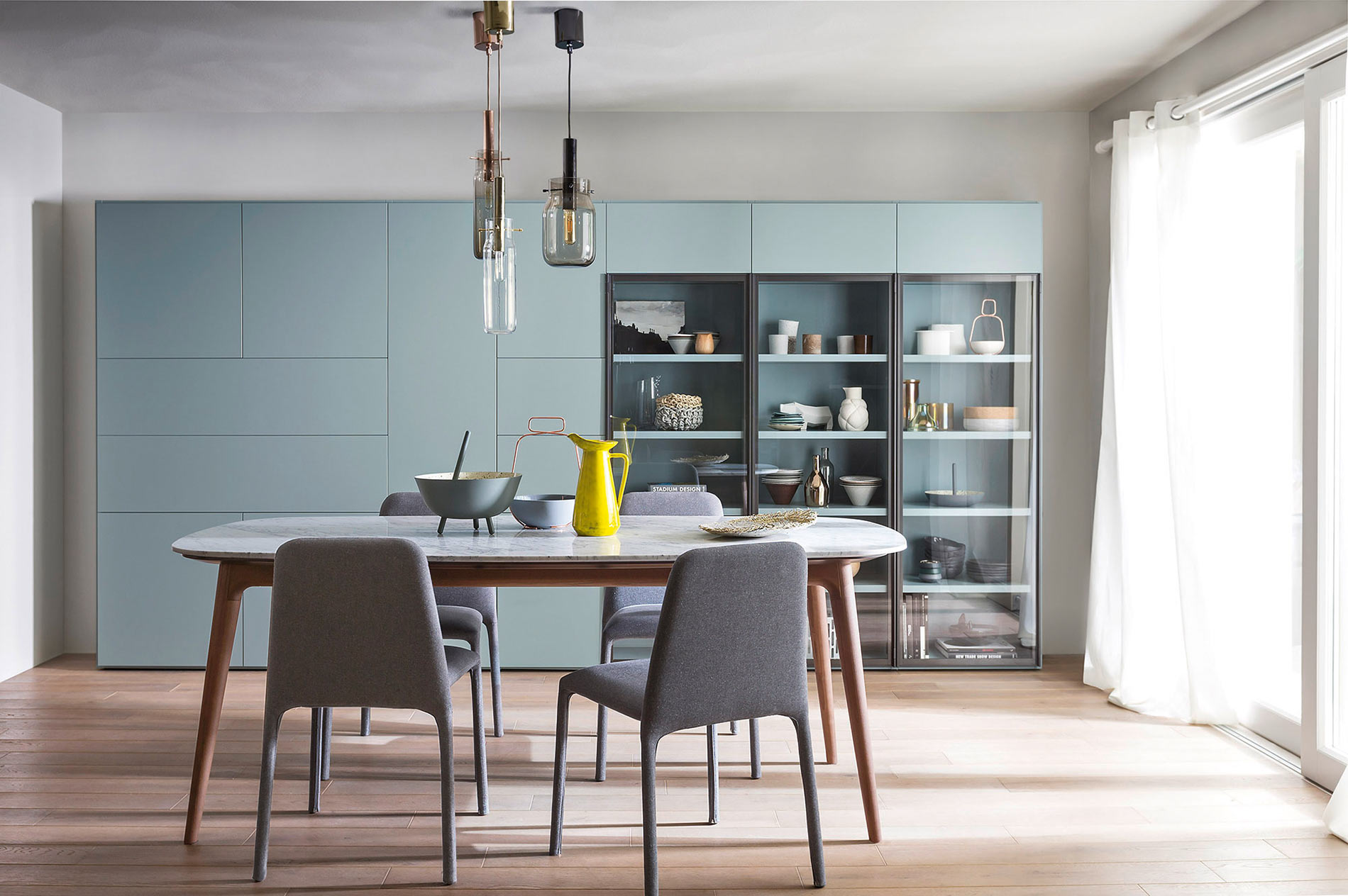 Novamobili Design Esszimmer mit Schrank und Essecke