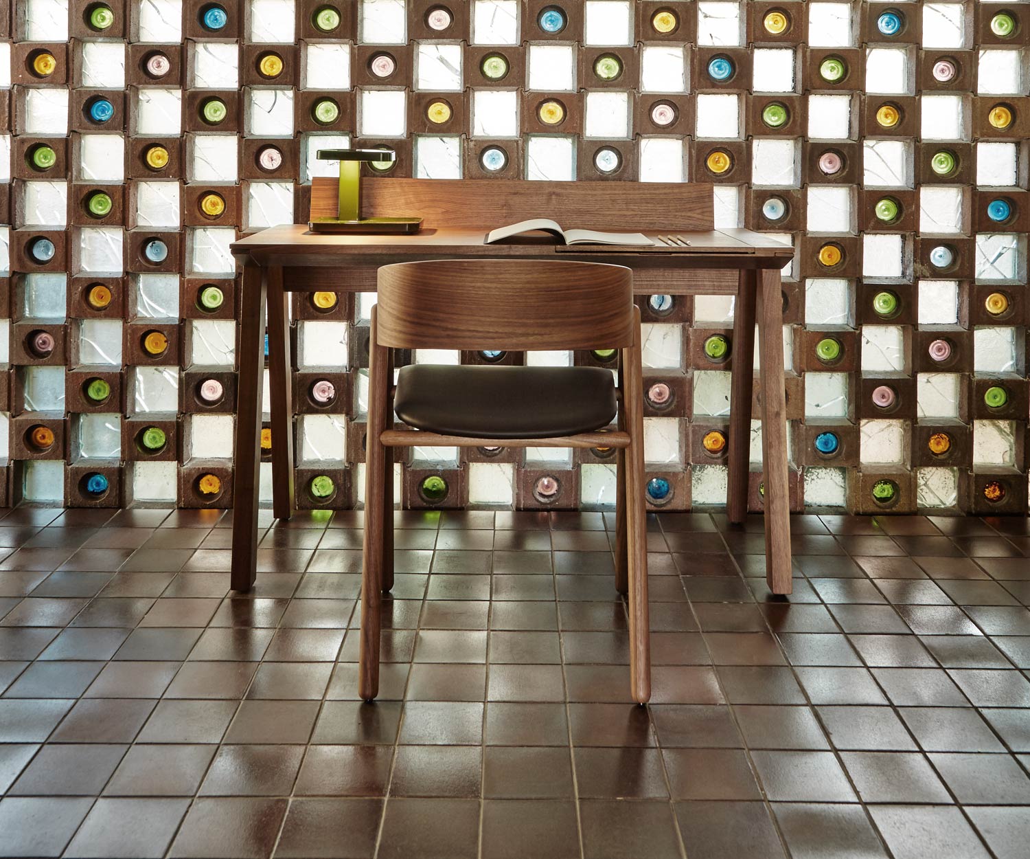 Punt Mava walnut design chair solid frame seat backrest veneered Punt Mava walnut design chair solid frame seat backrest veneered