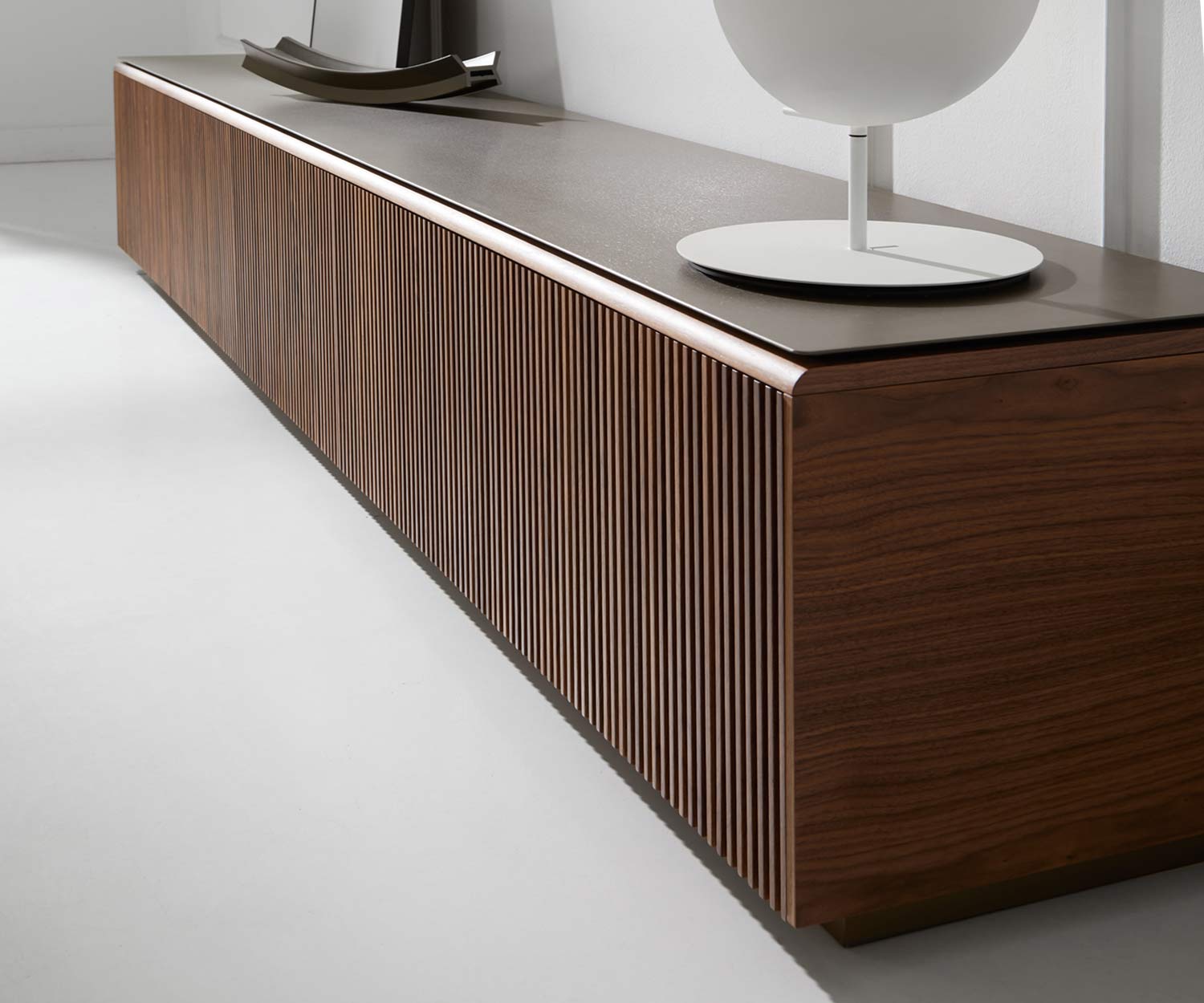 Punt Malmö Design TV design lowboard with TV finished with walnut veneer